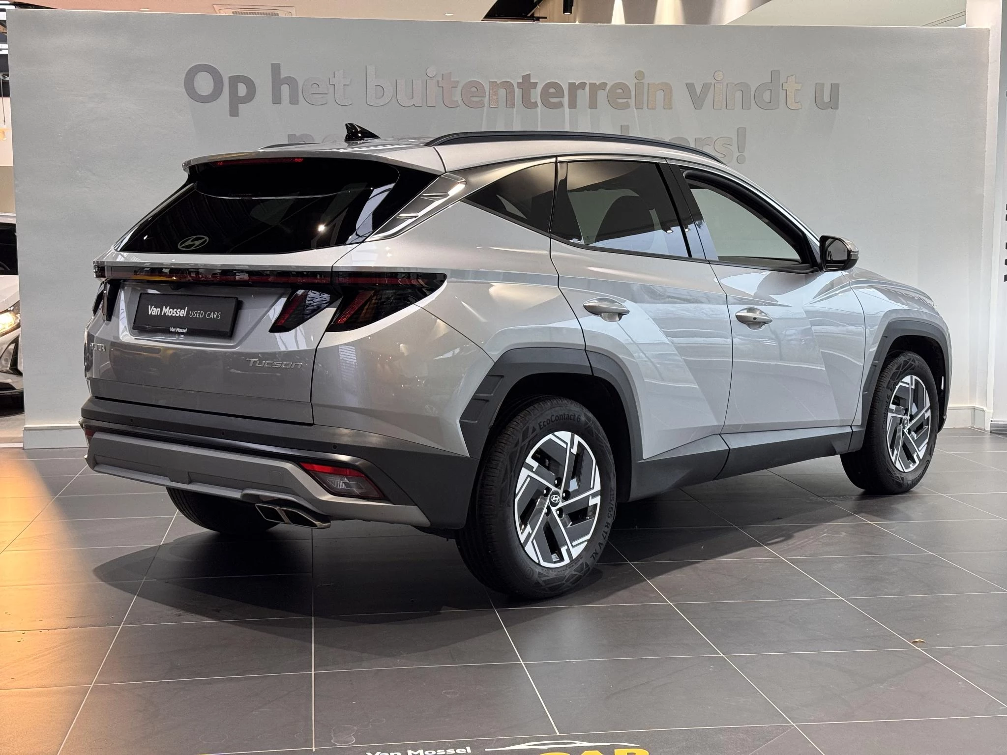 Hyundai-Tucson Hybrid-image-2