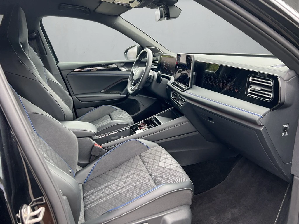 Volkswagen-Tiguan-image-12