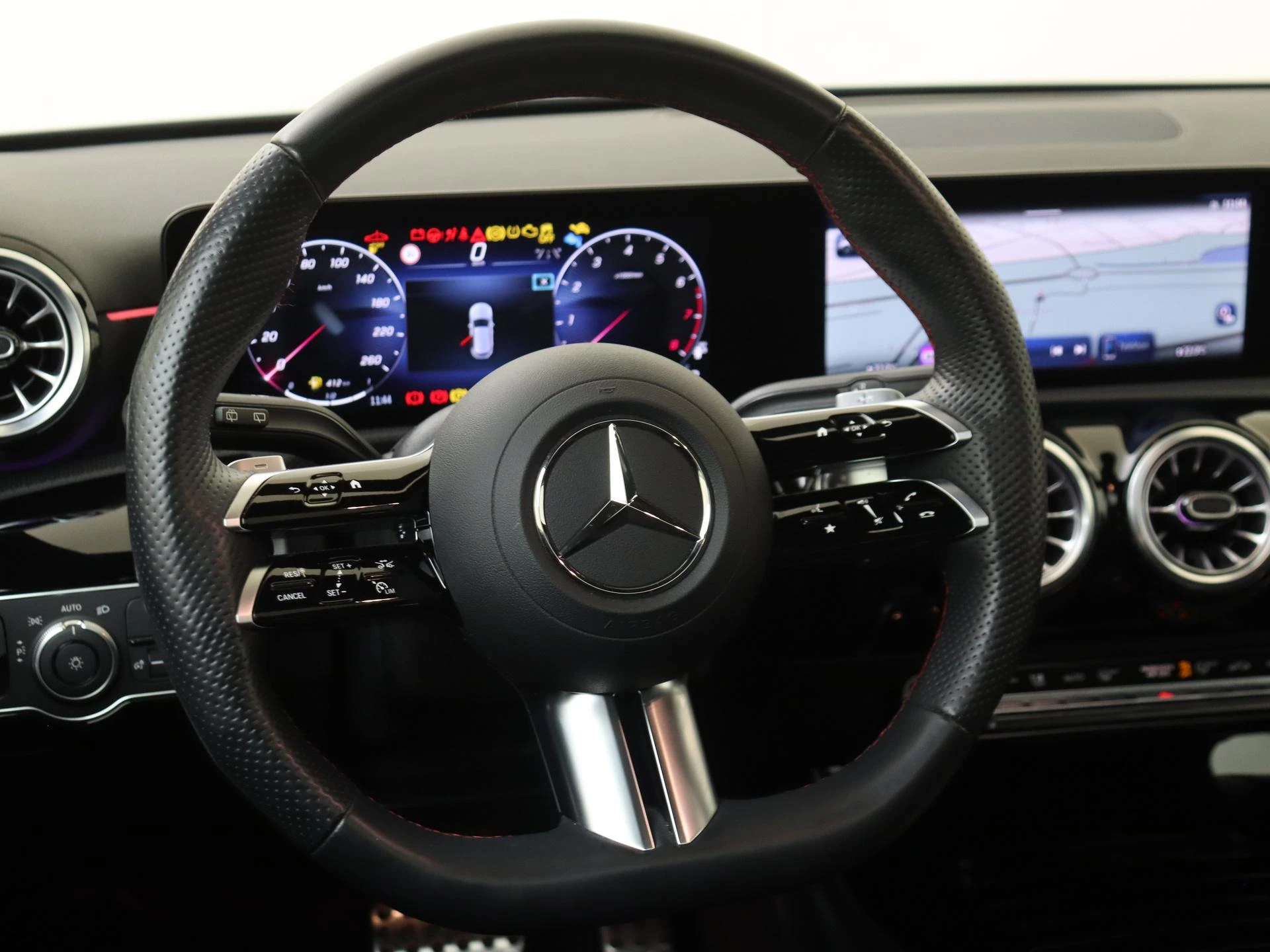 Mercedes-Benz-A-Klasse-image-14