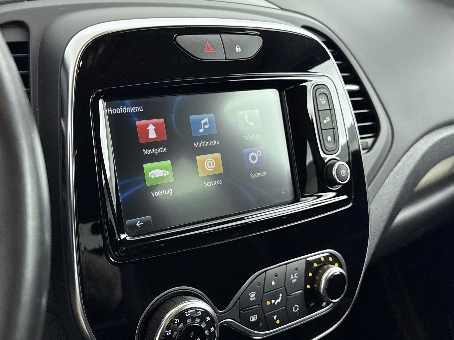 Renault-Captur-image-11