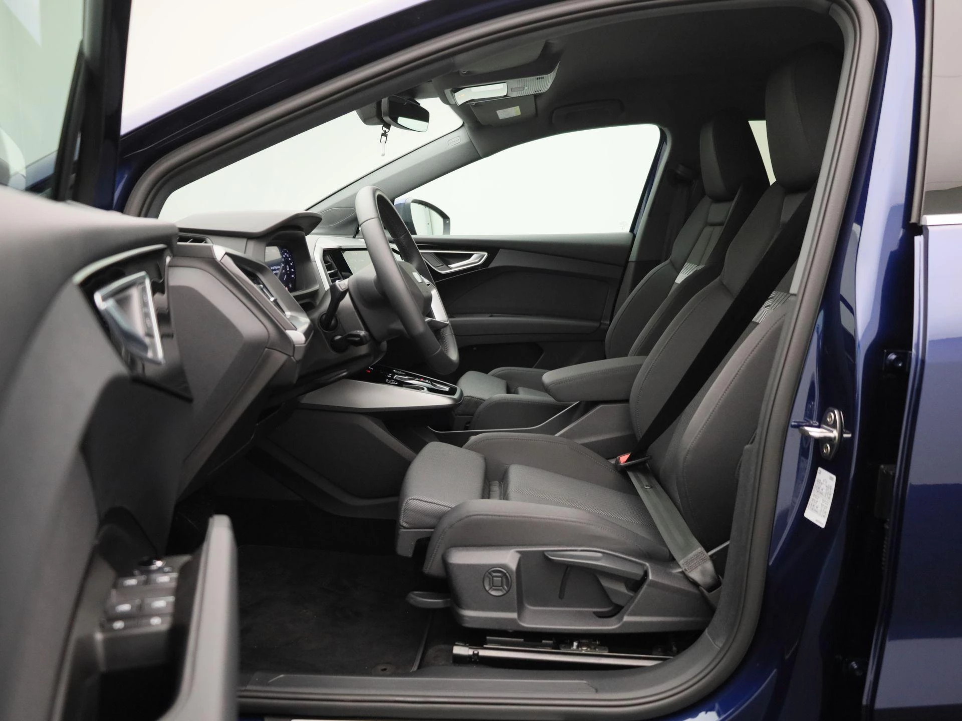 Audi-Q4 e-tron-image-10