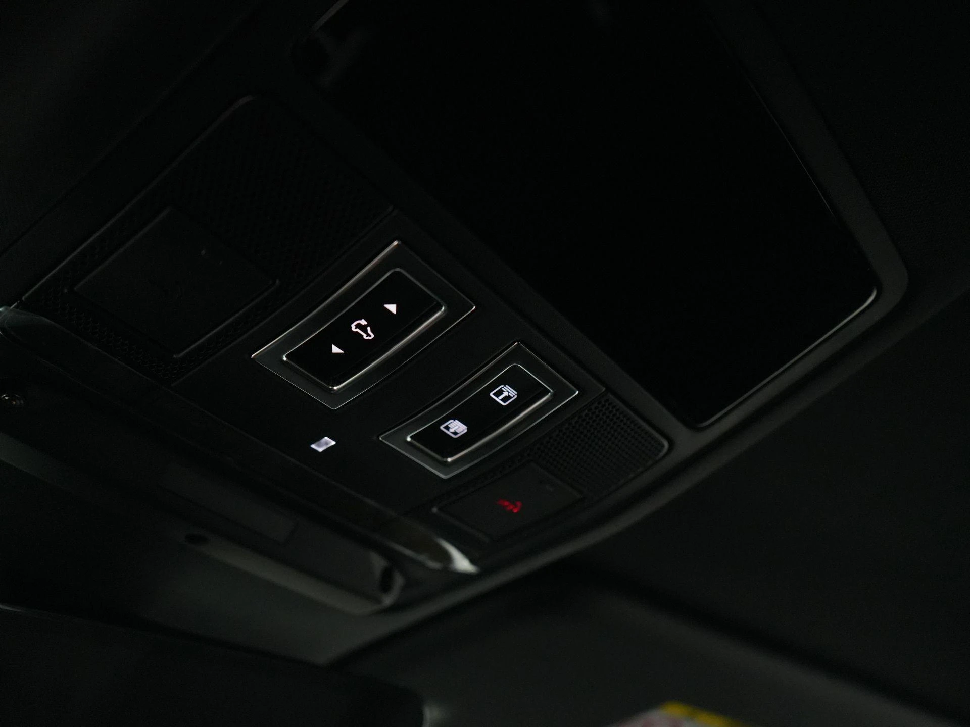 Land Rover-Defender-image-16