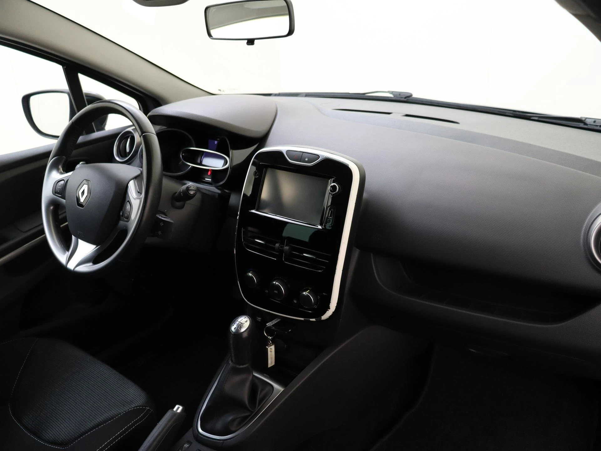 Renault-Clio-image-4