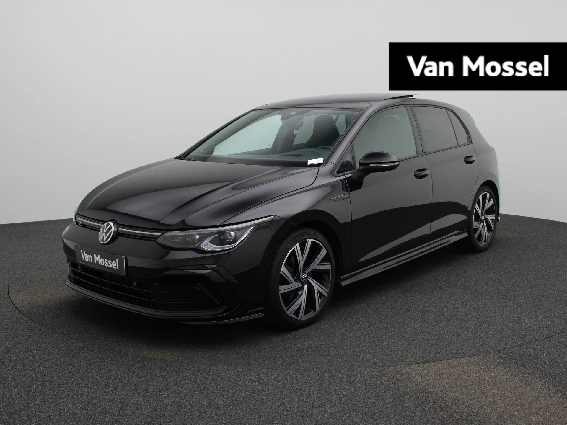 Volkswagen-Golf-image-0