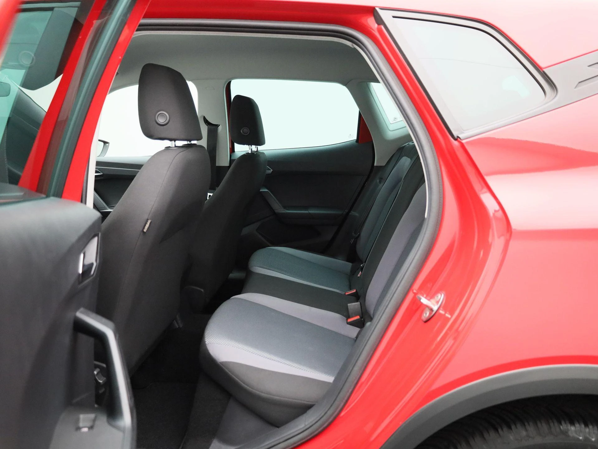 SEAT-Arona-image-9