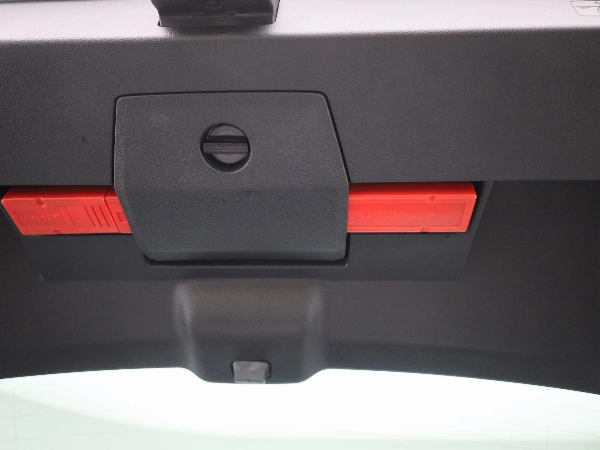Volkswagen-Polo-image-11