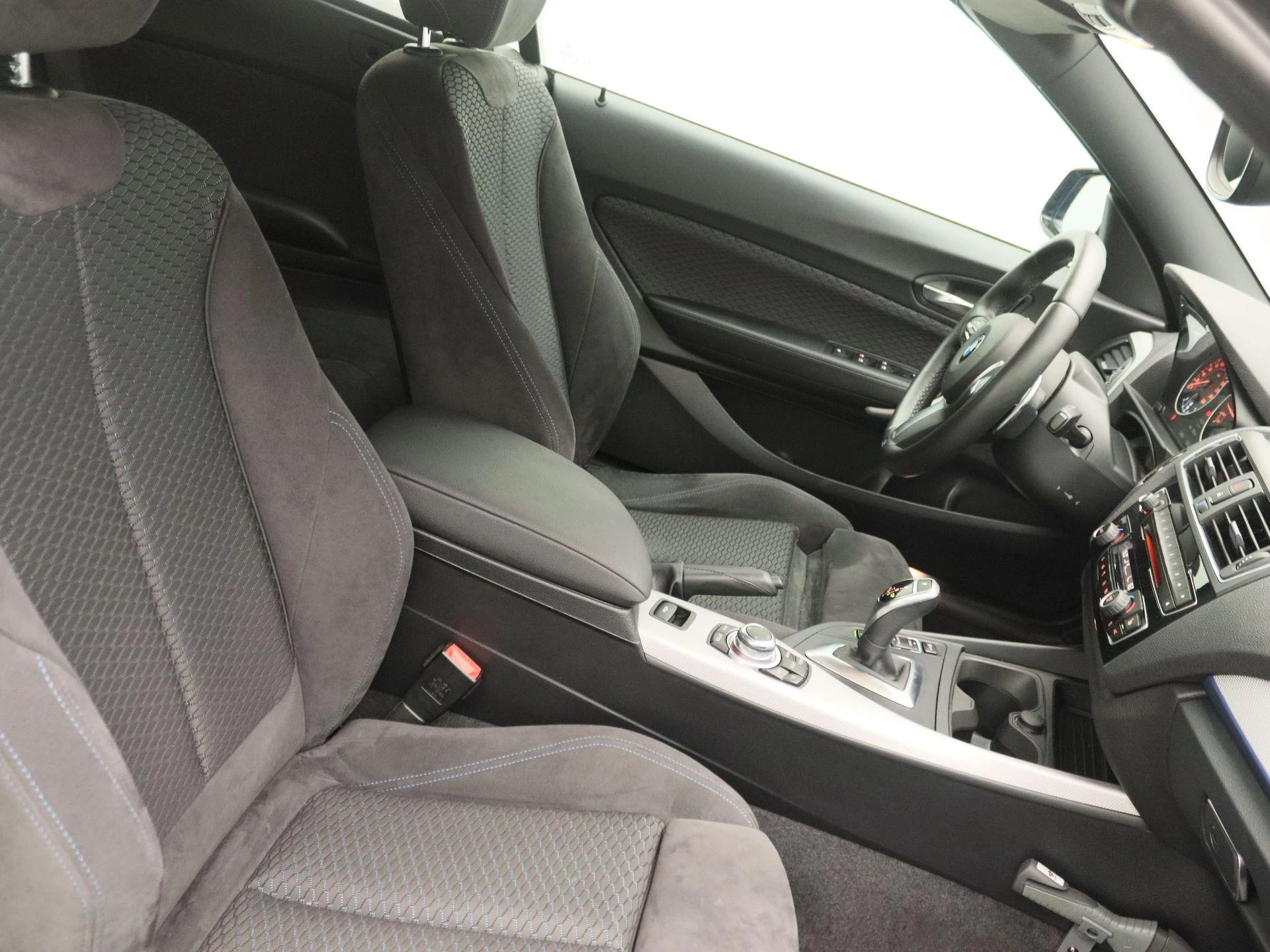 BMW-2 Serie-image-21