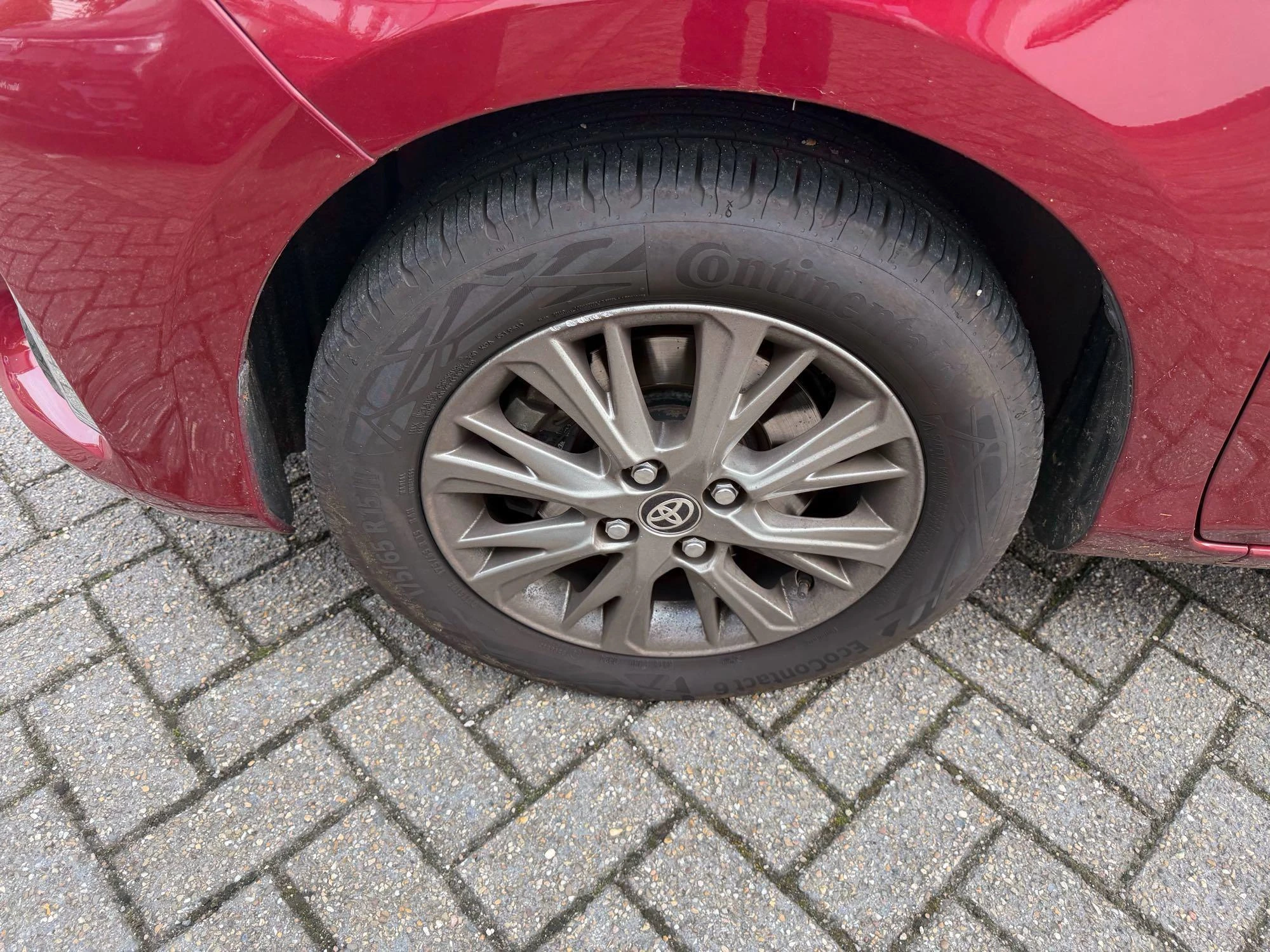 Toyota-Yaris-image-9