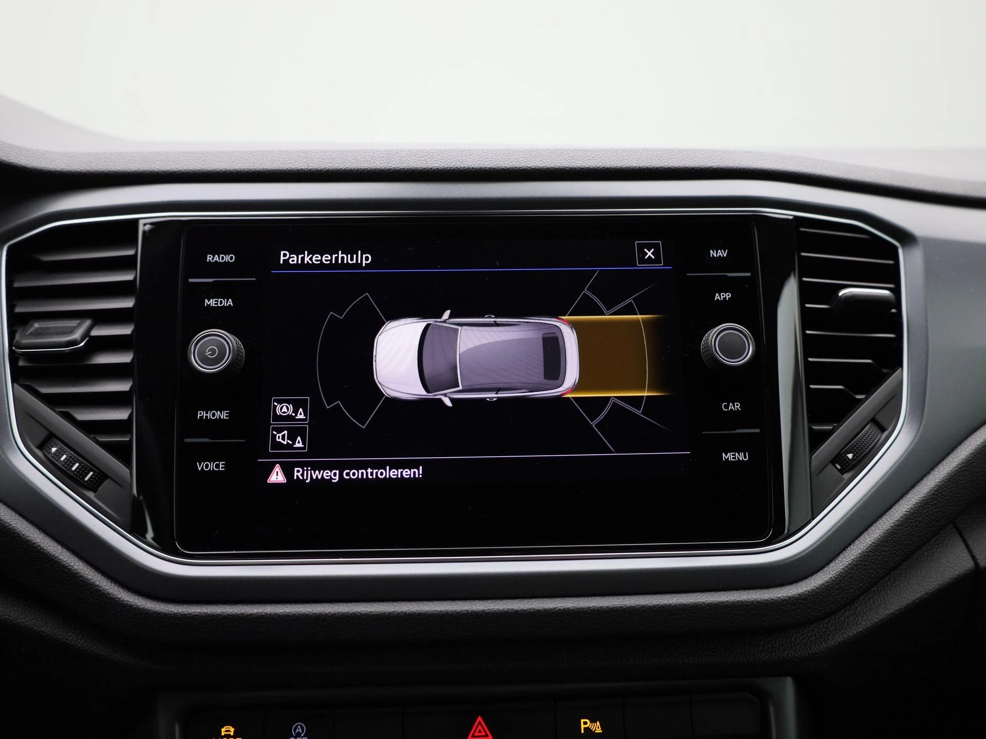Volkswagen-T-Roc-image-34