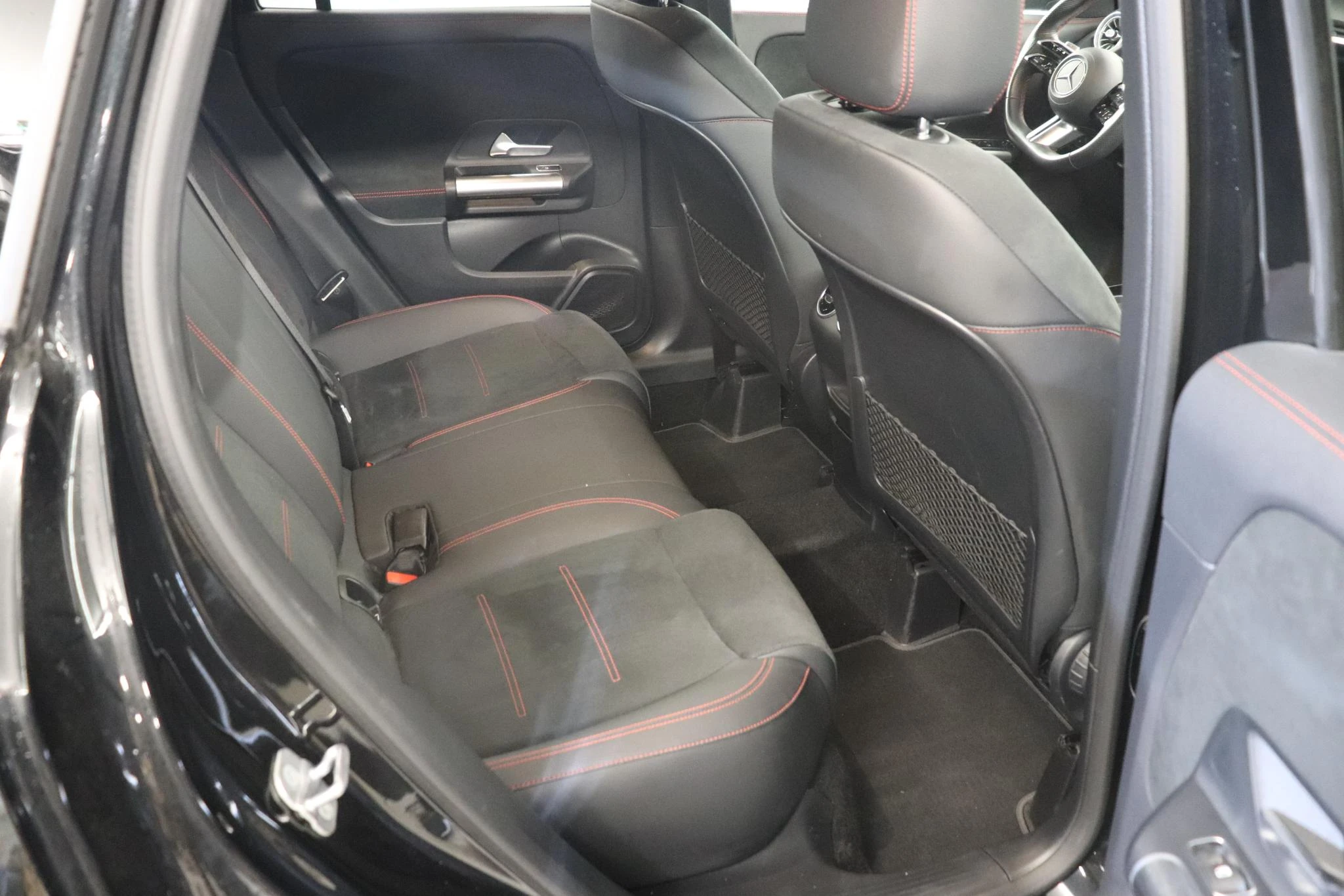 Mercedes-Benz-GLA-image-6