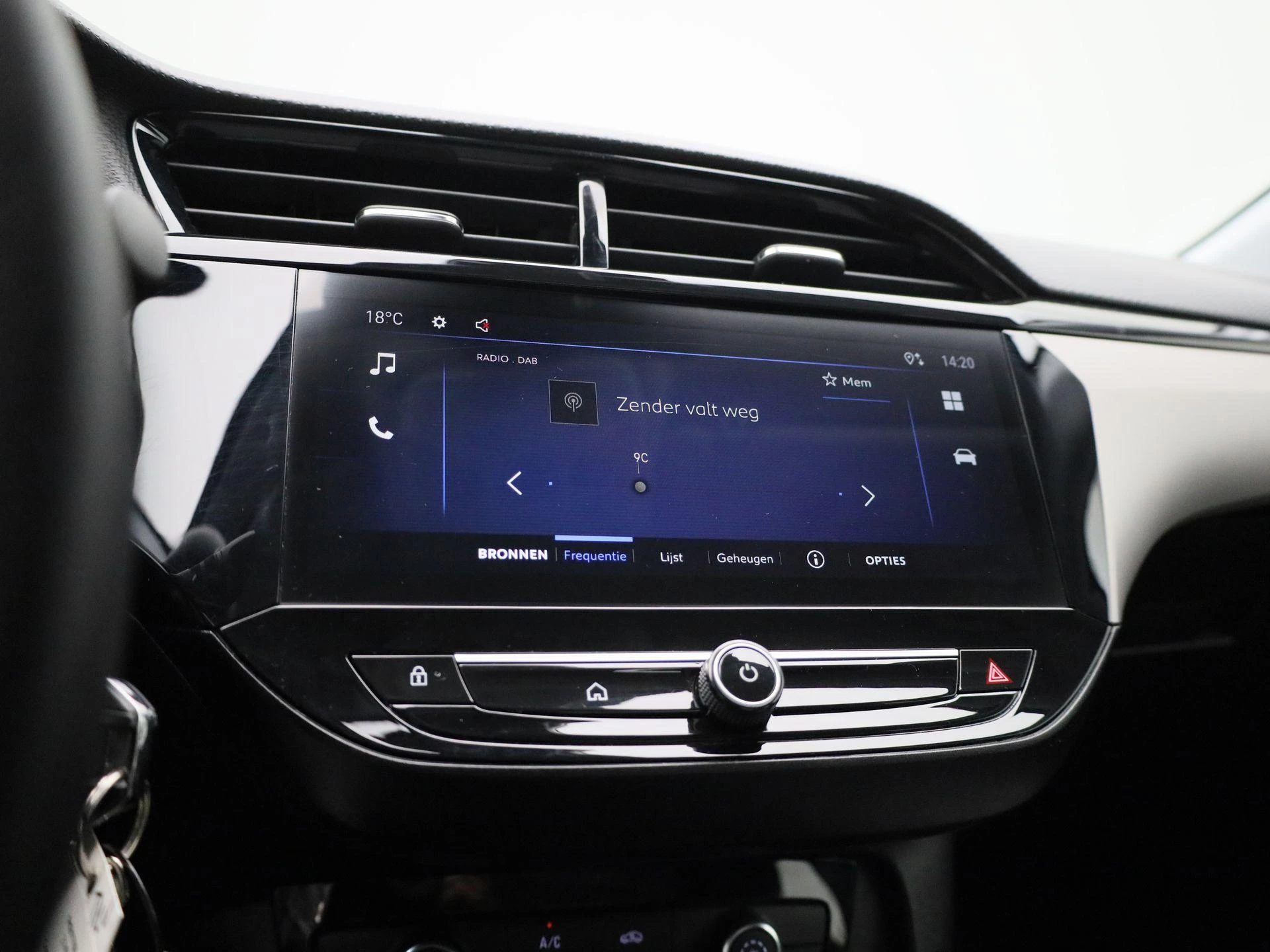 Opel-Corsa-image-13