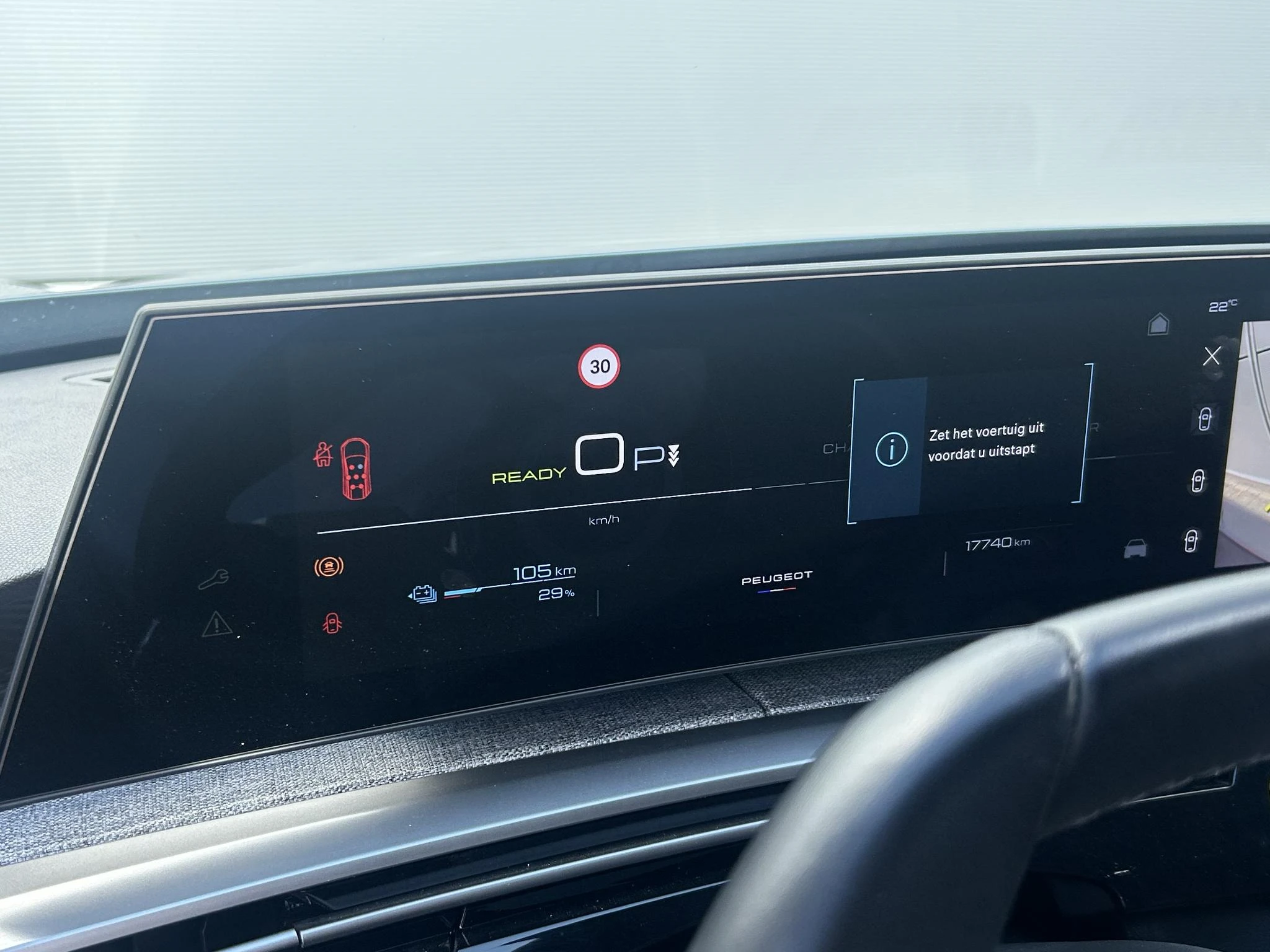 Peugeot-e-5008-image-10
