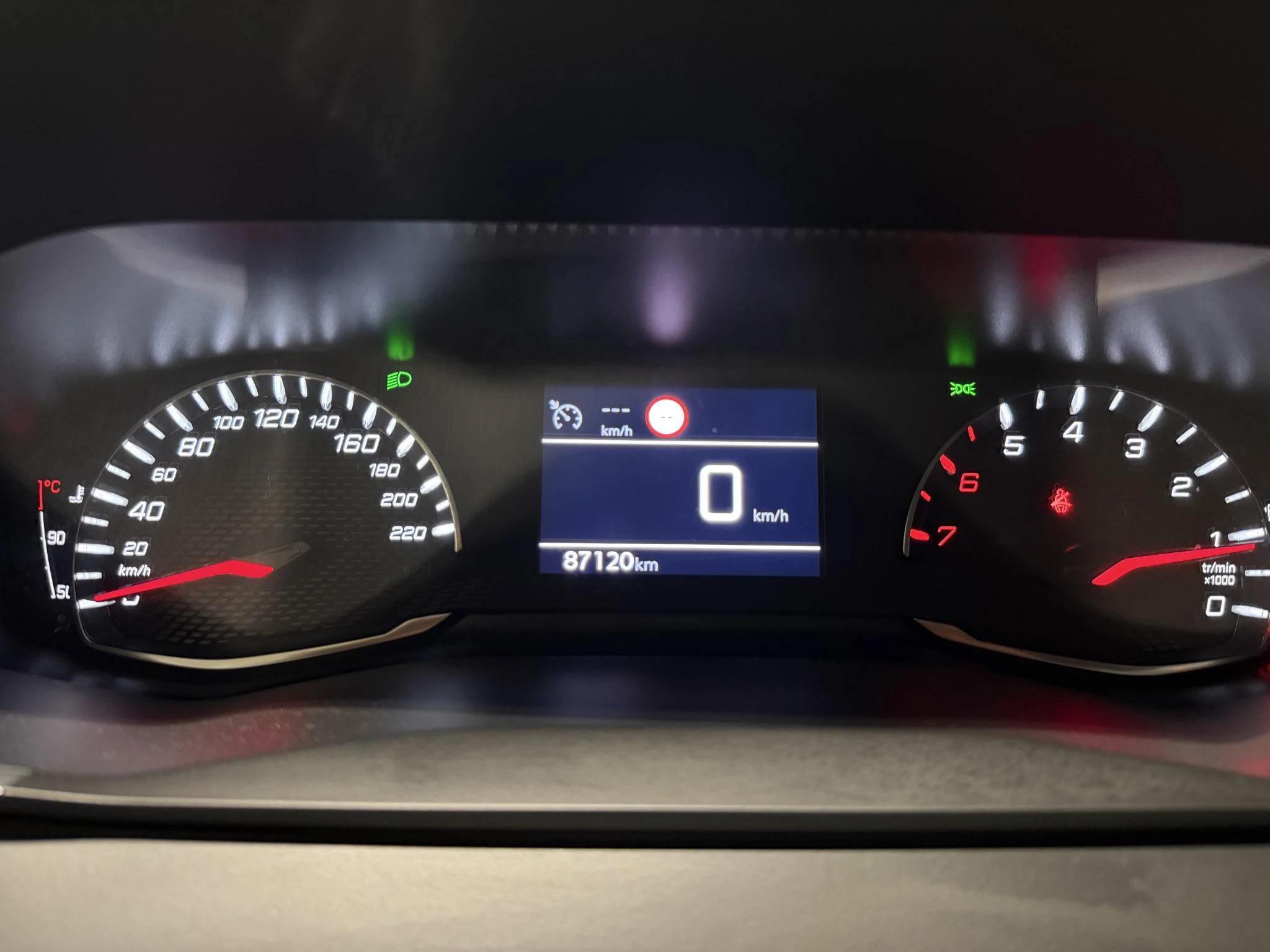 Peugeot-2008-image-6