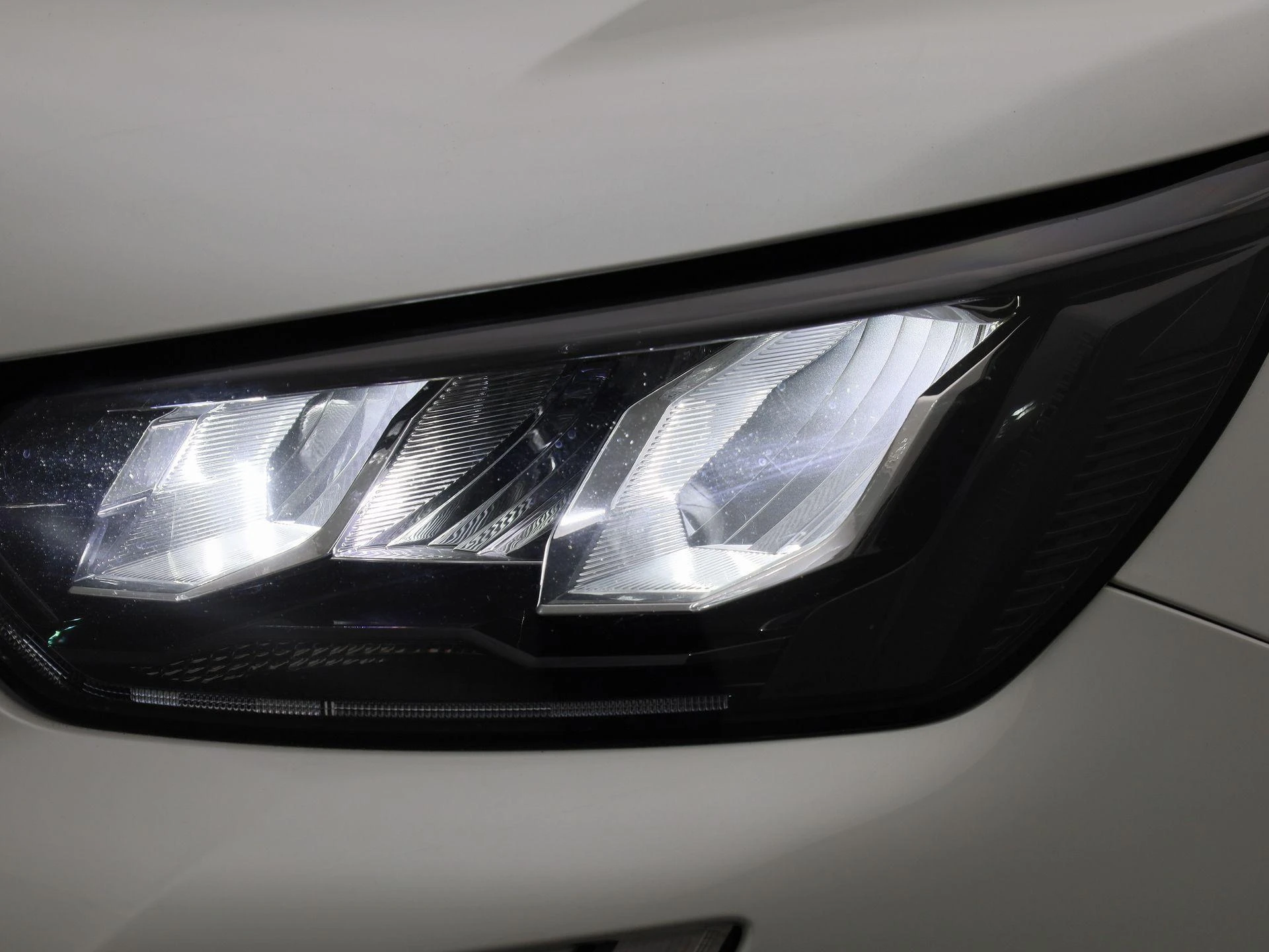Peugeot-2008-image-12
