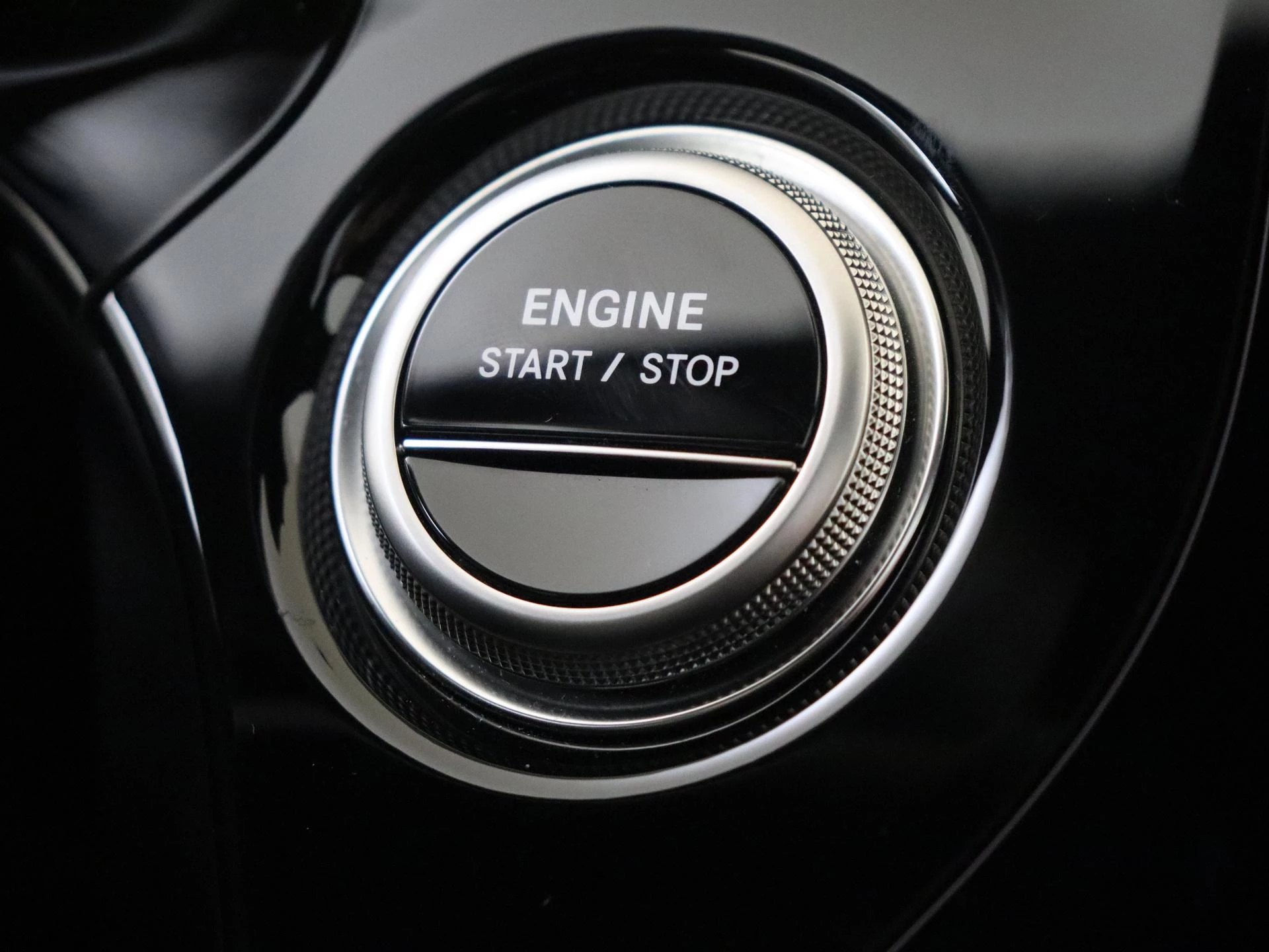 Mercedes-Benz-E-Klasse-image-25