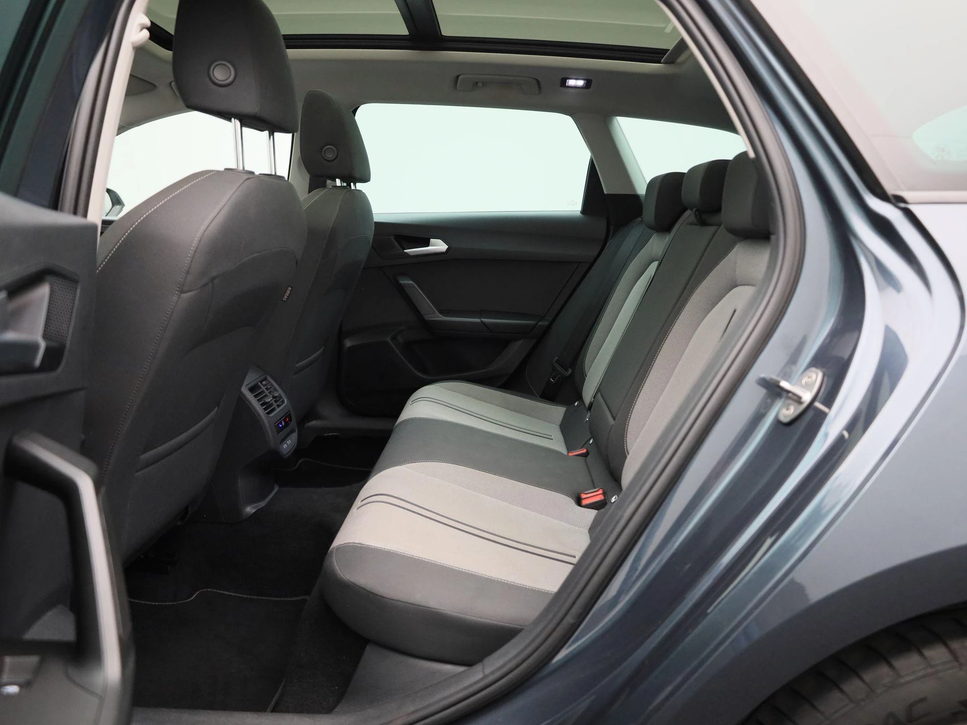 SEAT-Leon-image-11