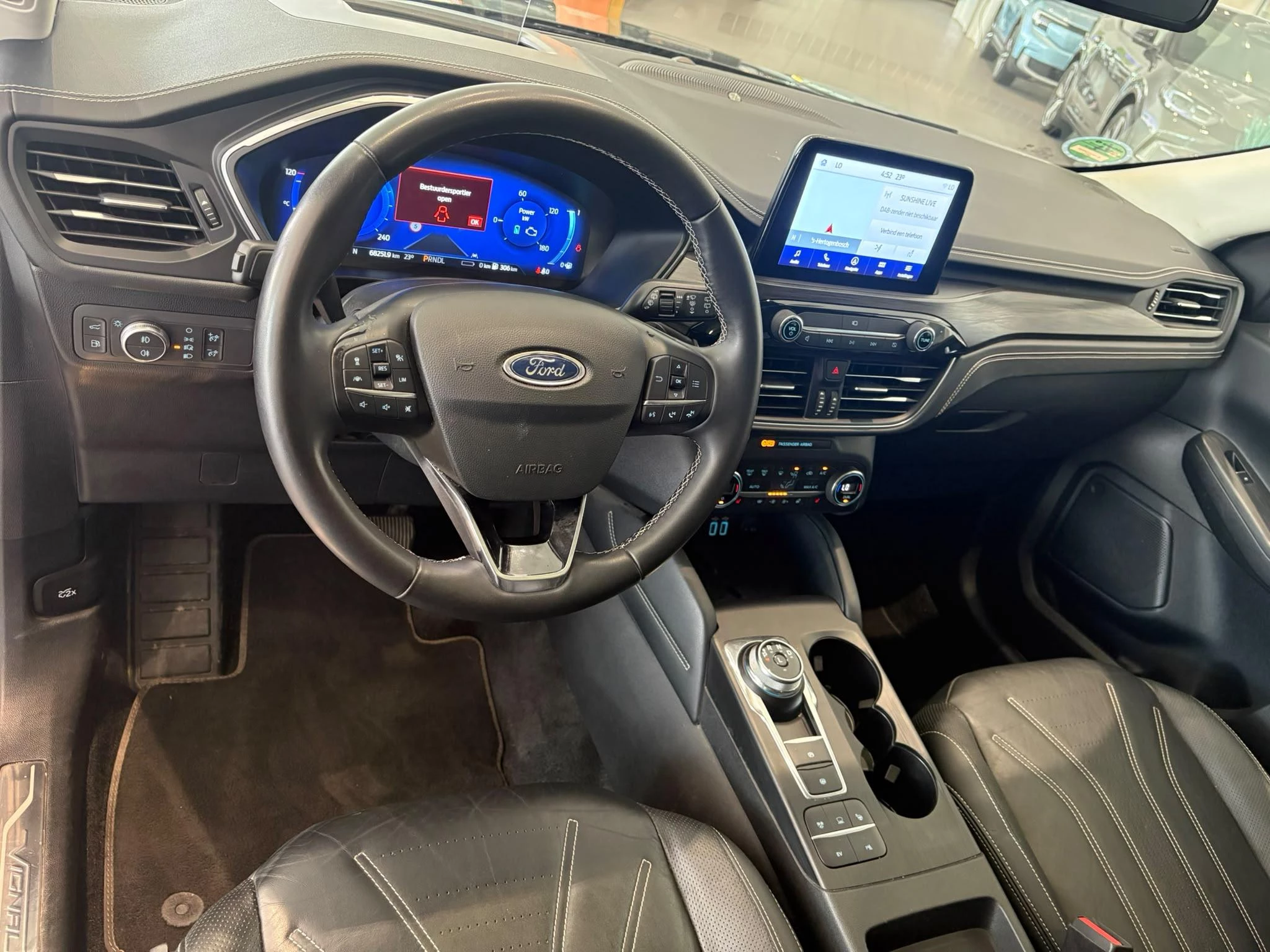 Ford-Kuga-image-11
