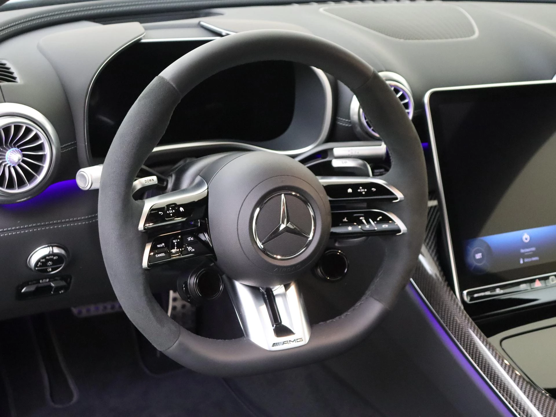 Mercedes-AMG-GT-image-15