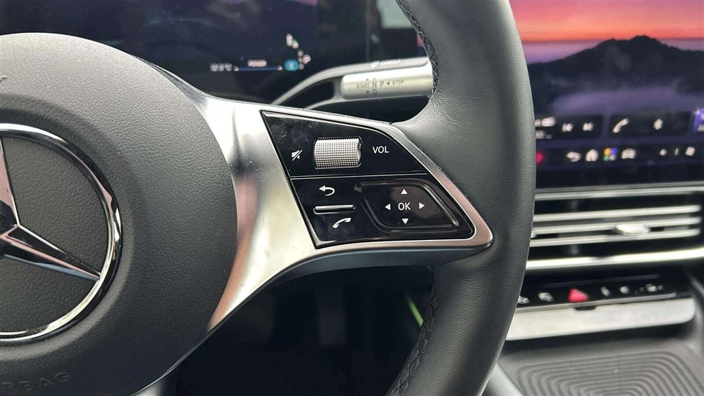Mercedes-Benz-CLA-image-11
