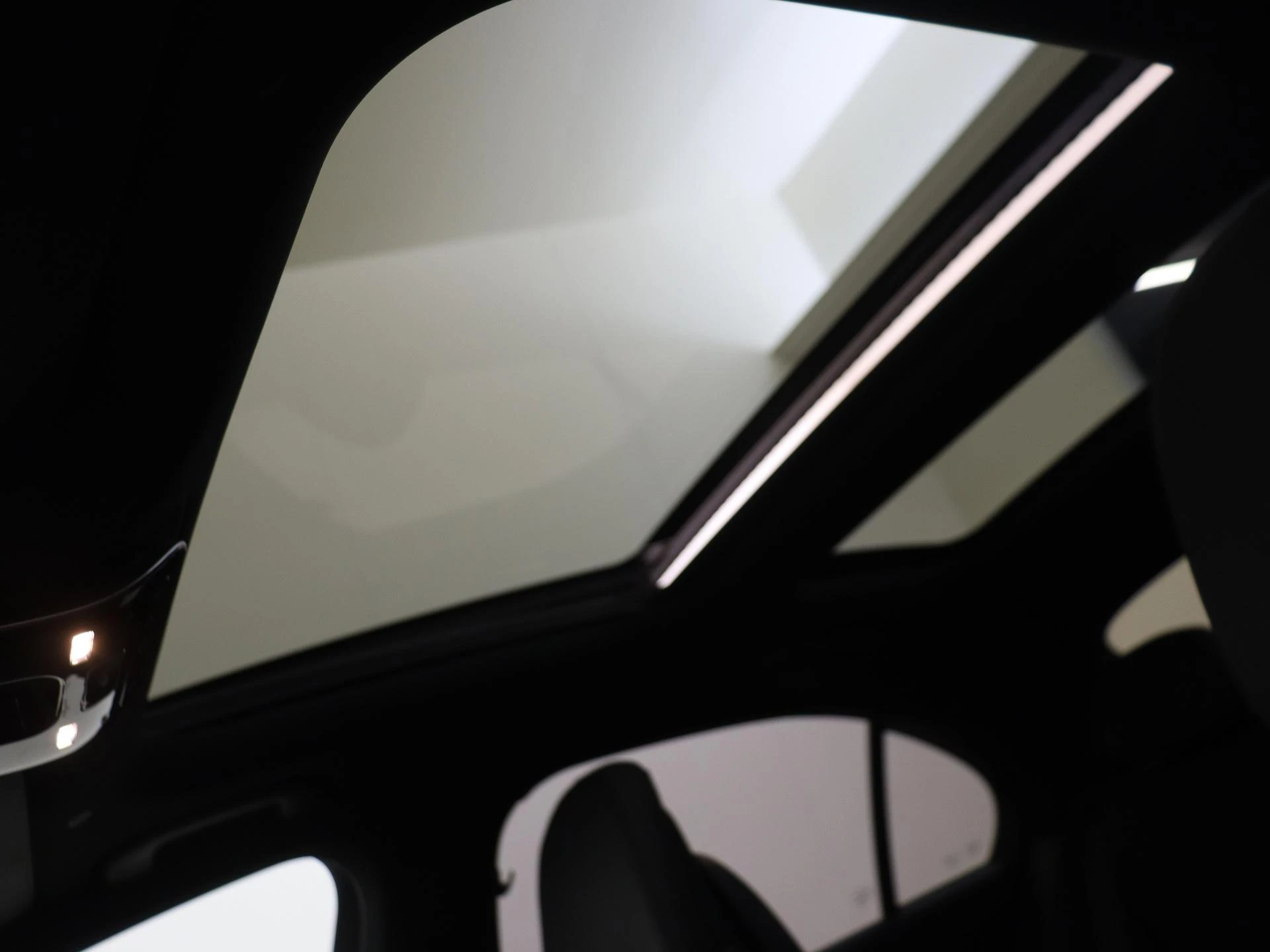 Mercedes-Benz-C-Klasse-image-26