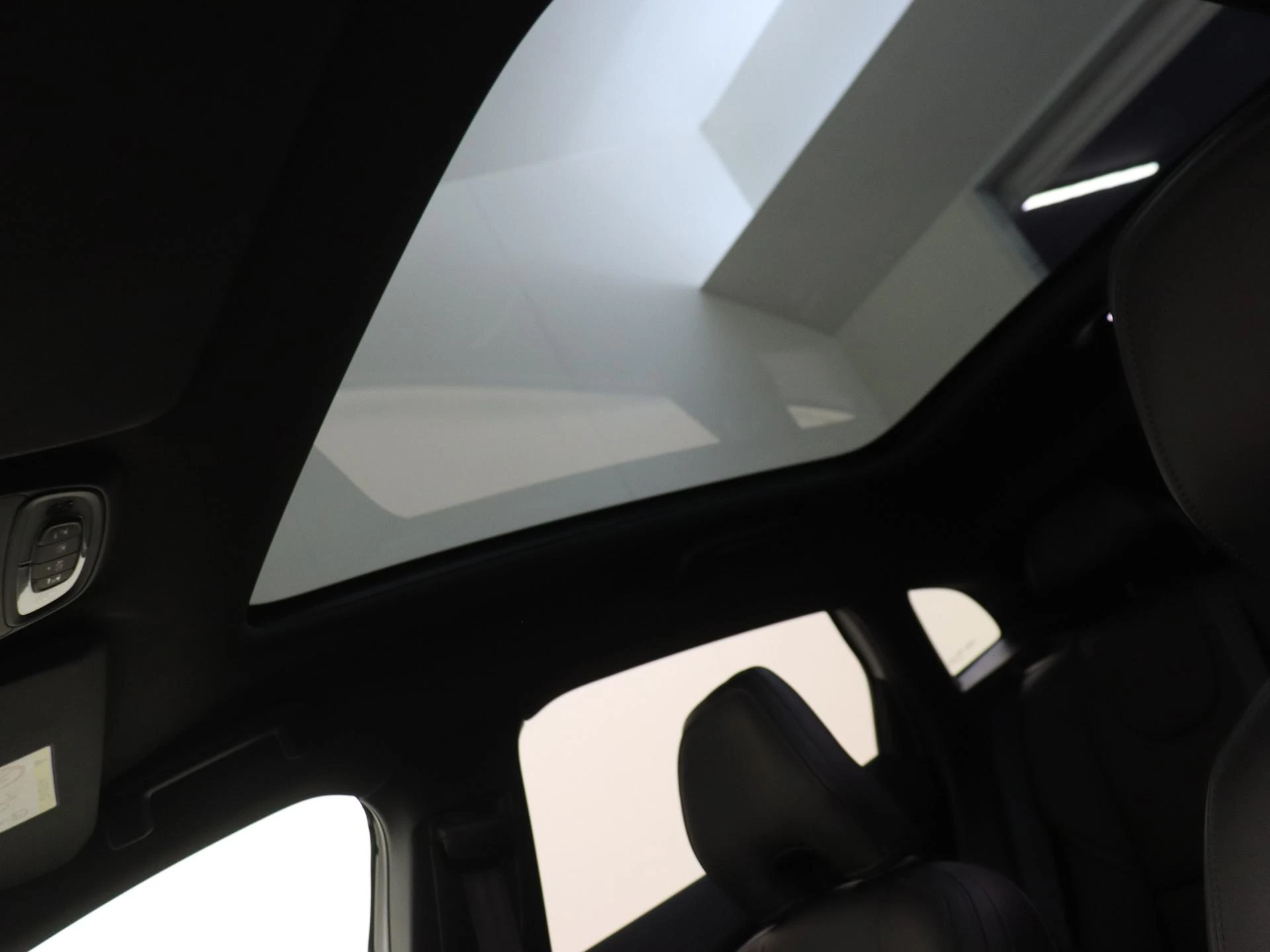 Volvo-V40-image-26