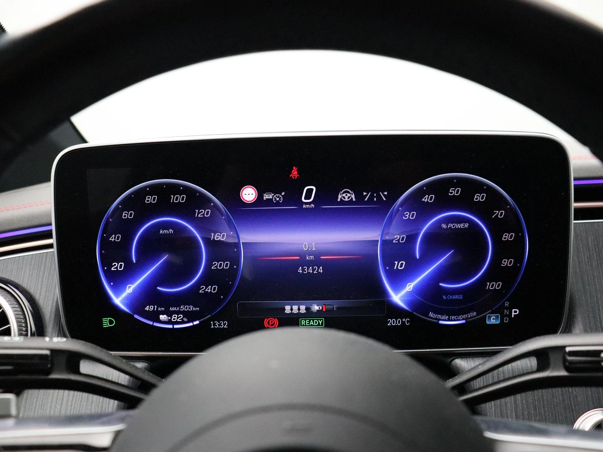Mercedes-Benz-EQE-image-17