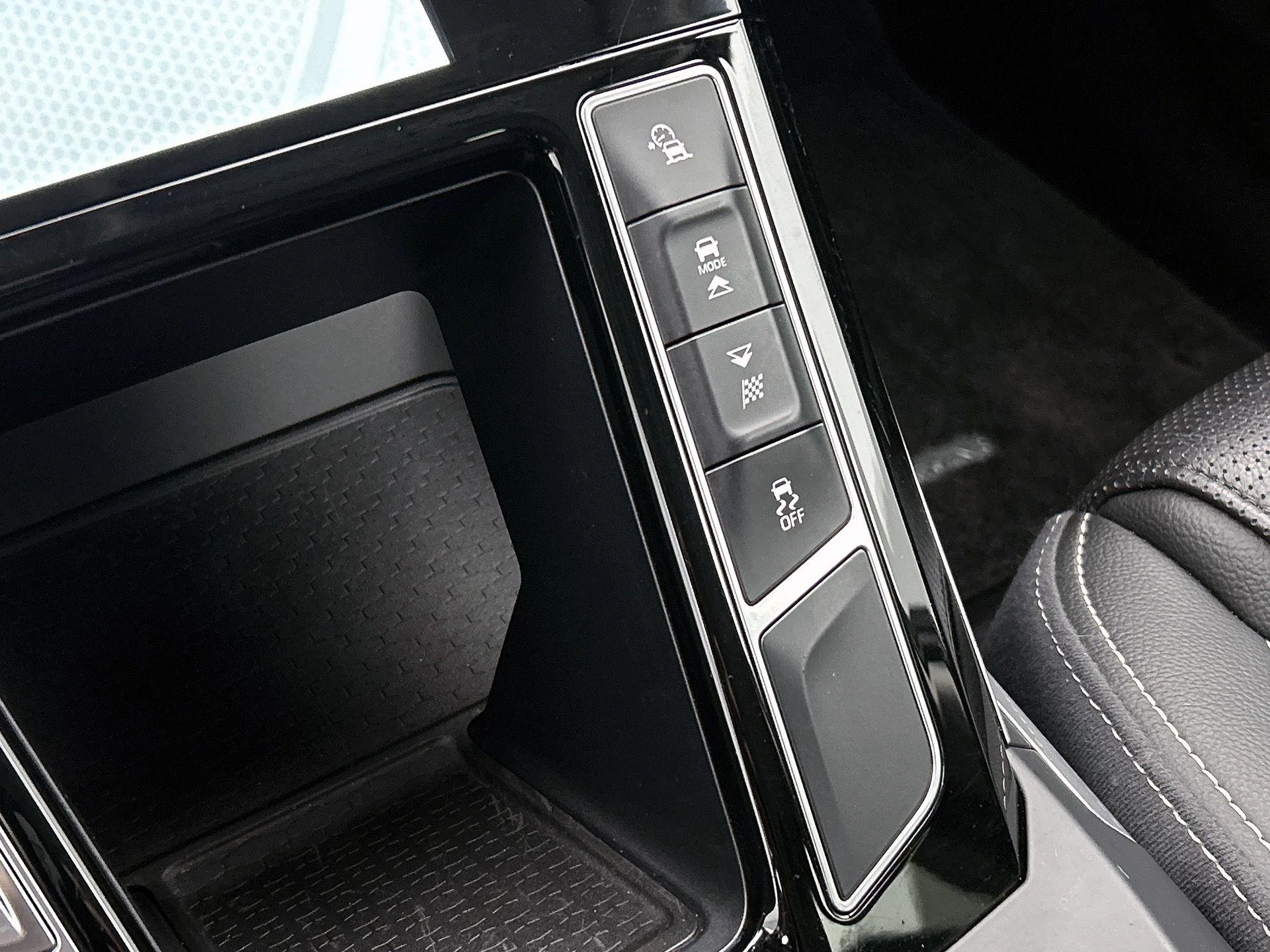 Jaguar-I-PACE-image-32