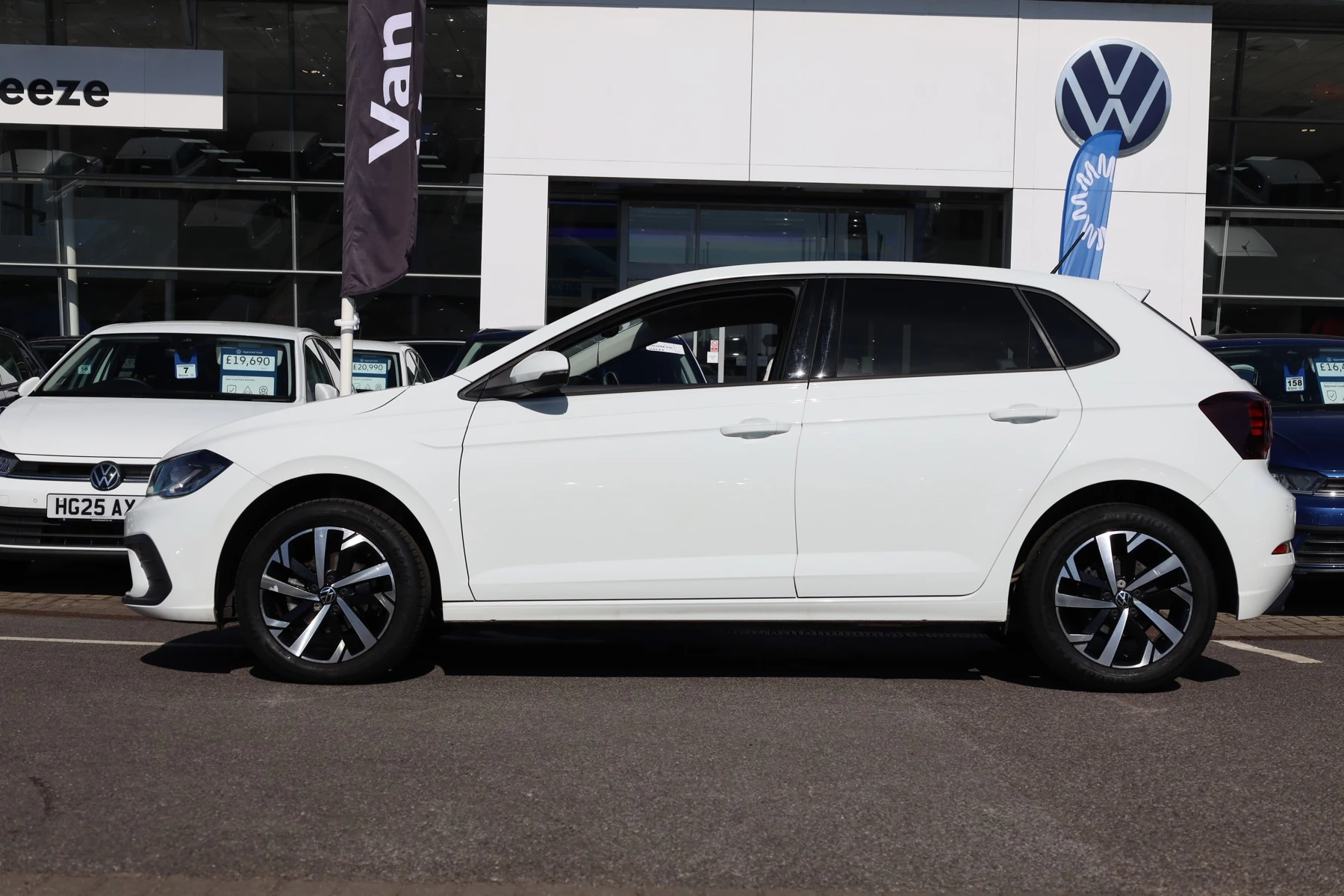 Volkswagen-Polo-image-15