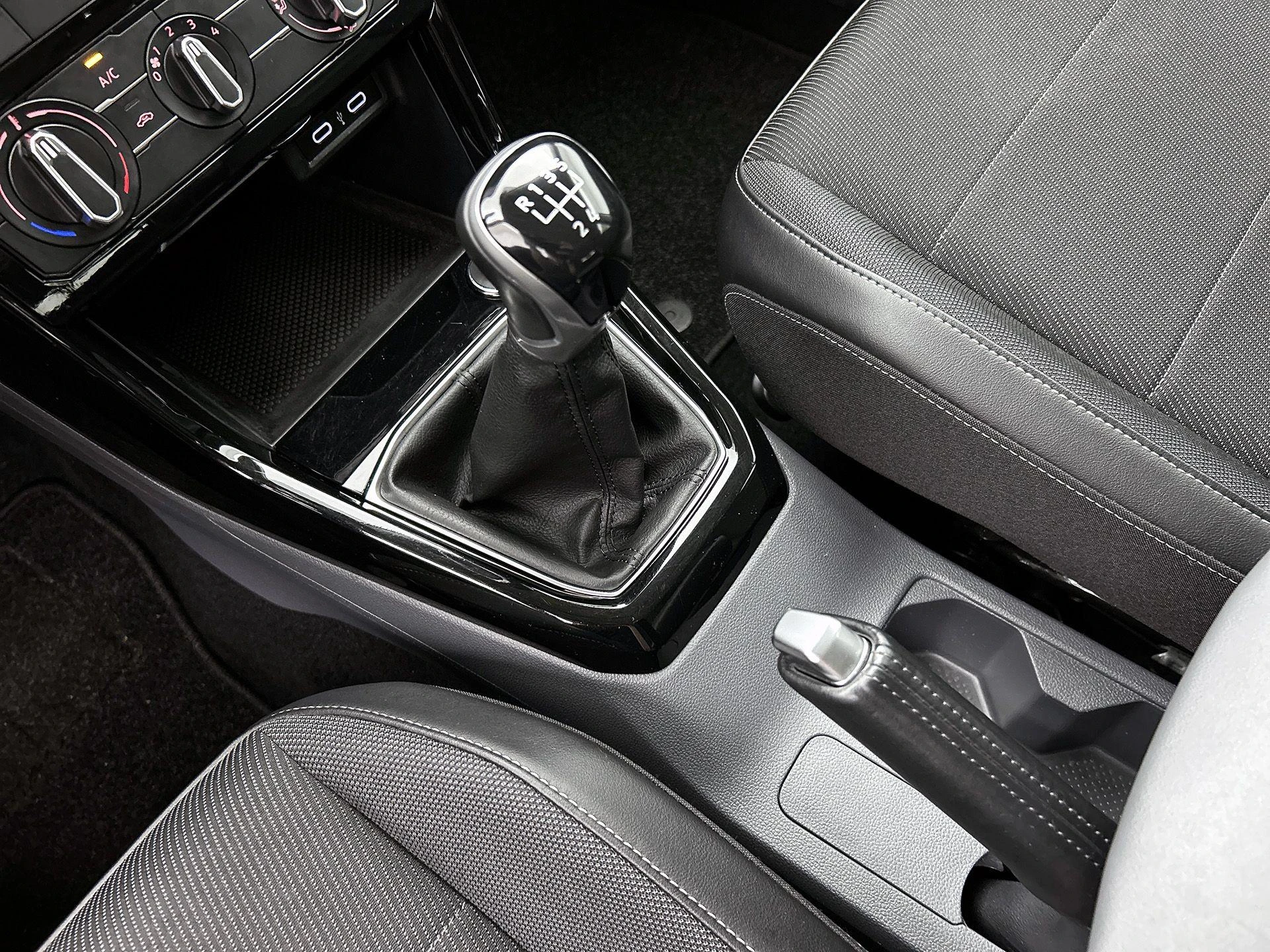 Volkswagen-T-Cross-image-24