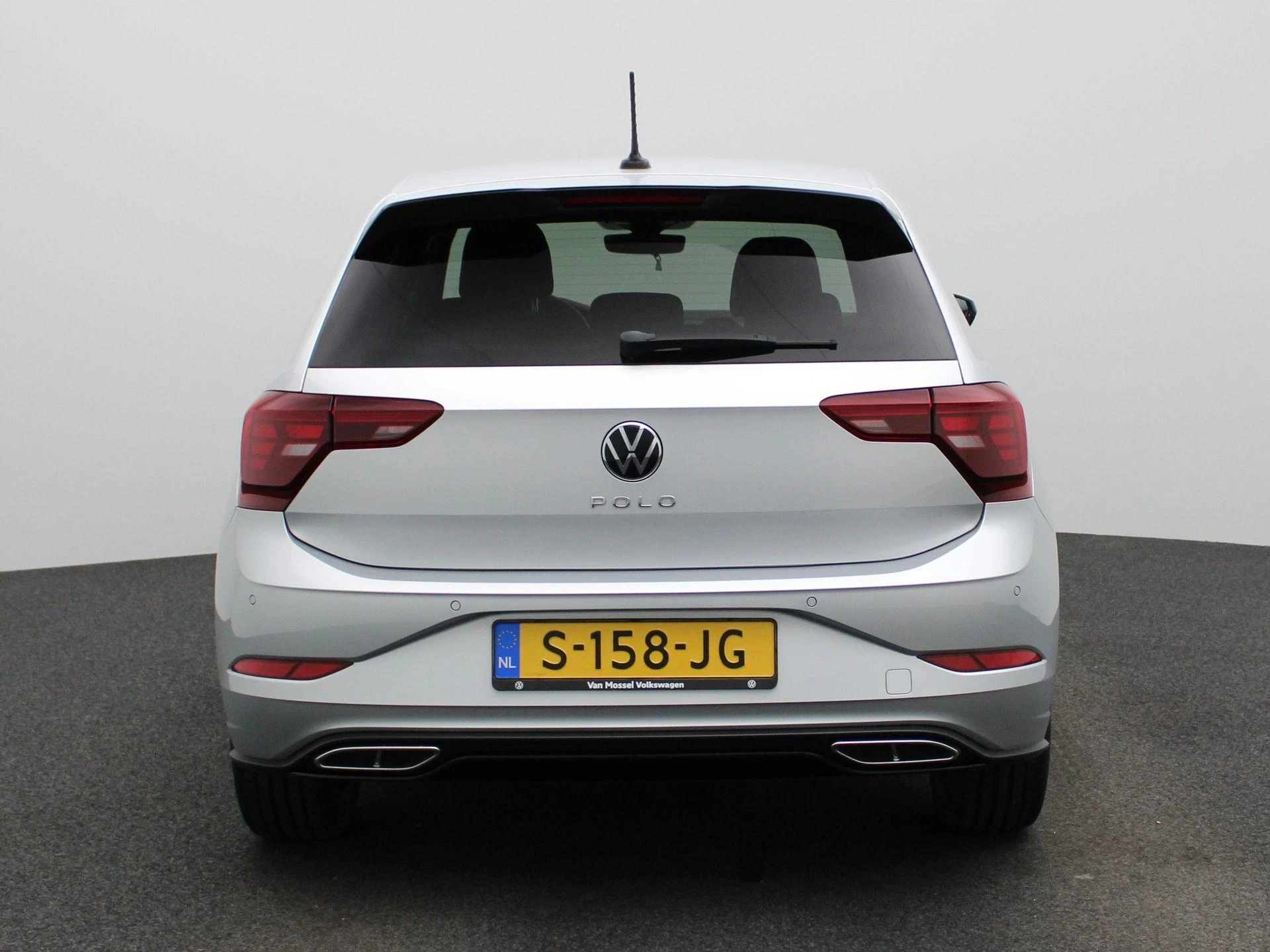 Volkswagen-Polo-image-4
