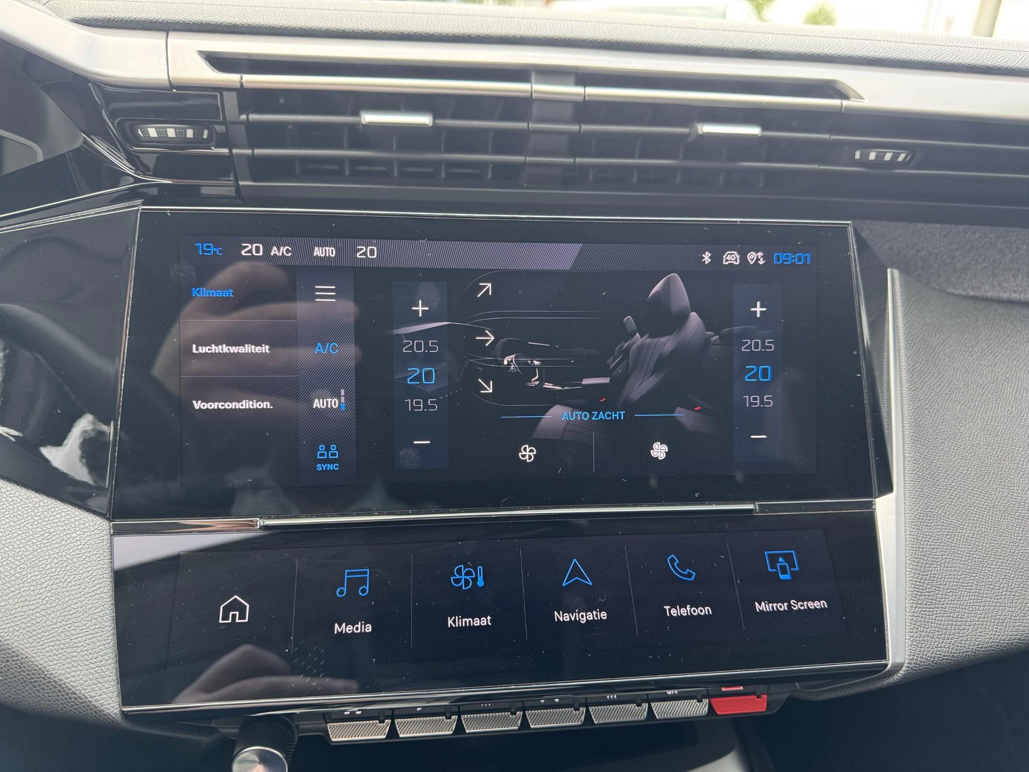 Peugeot-308-image-21