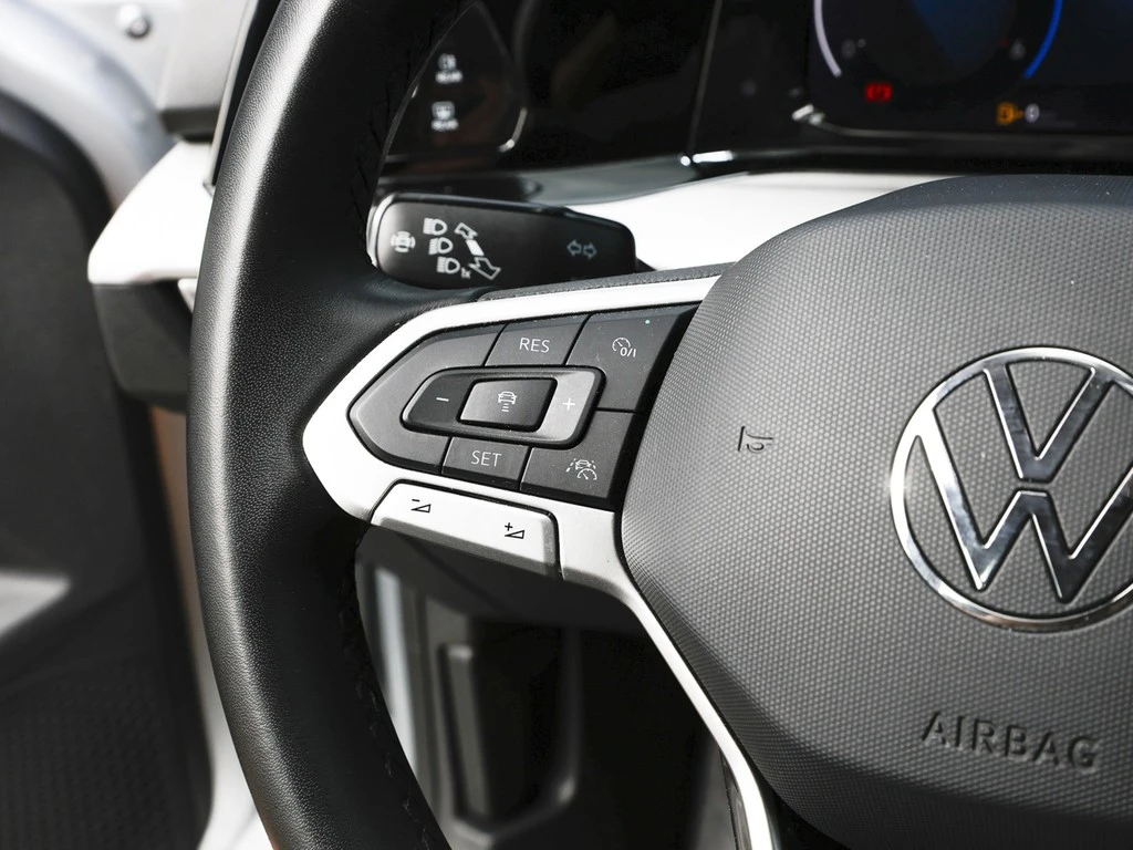 Volkswagen-Golf-image-13