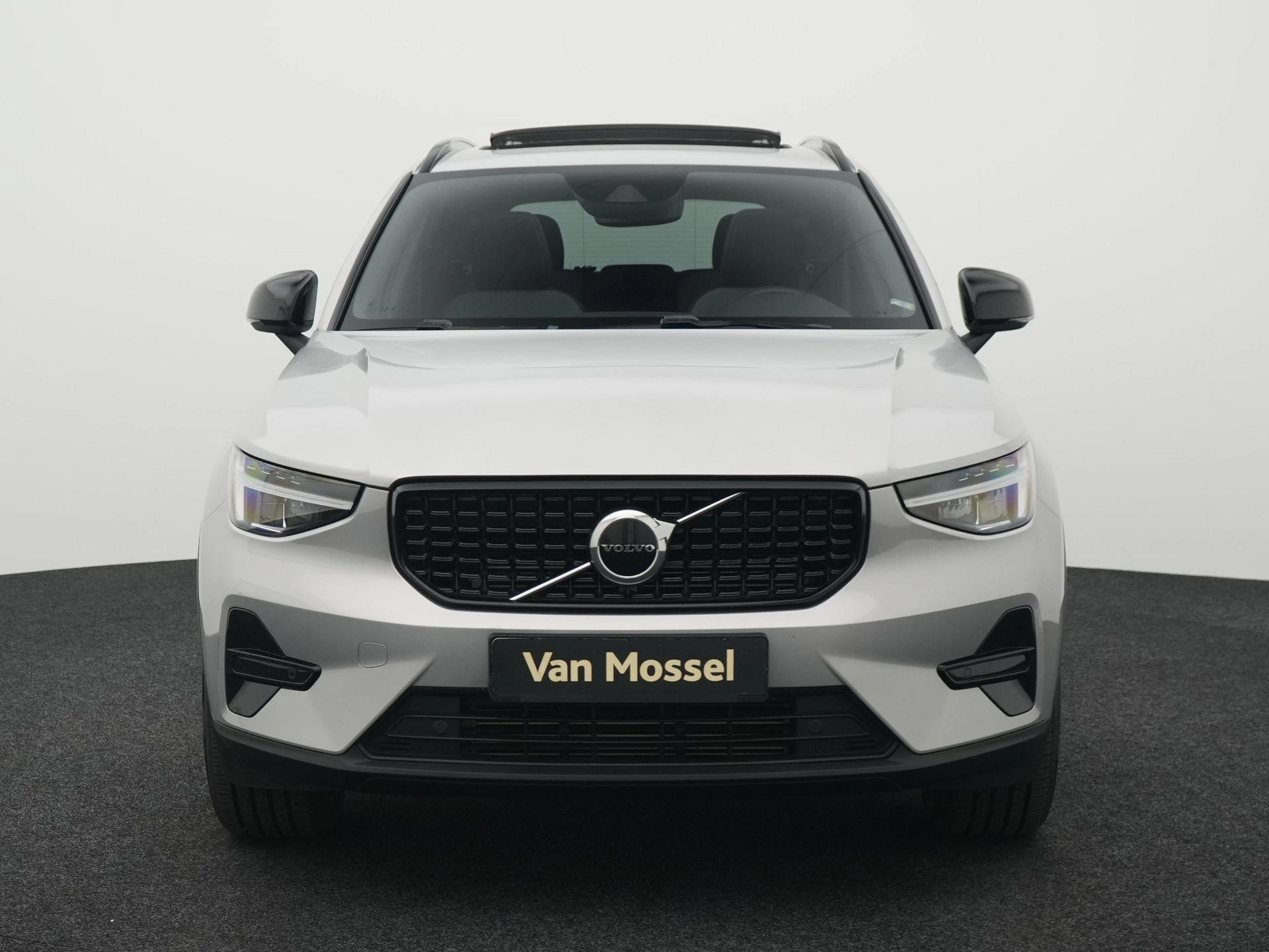 Volvo XC40 1.5 T4 Plug-in hybrid Plus Dark