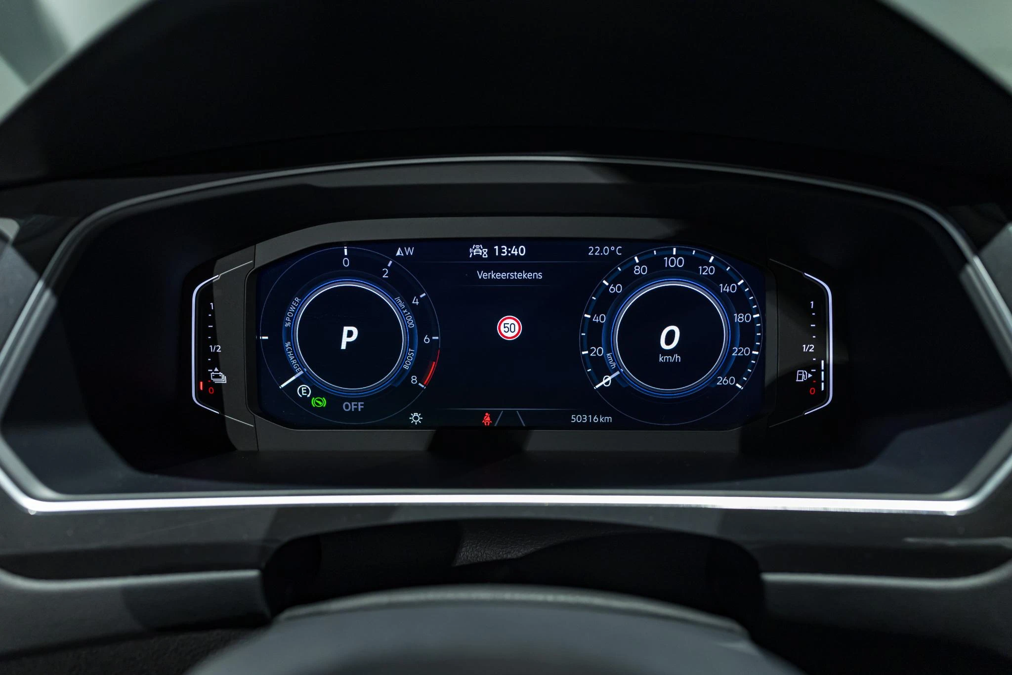 Volkswagen-Tiguan-image-25