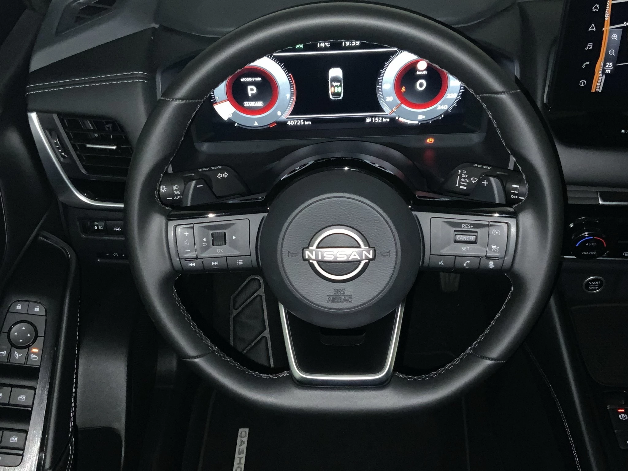 Nissan-QASHQAI-image-12