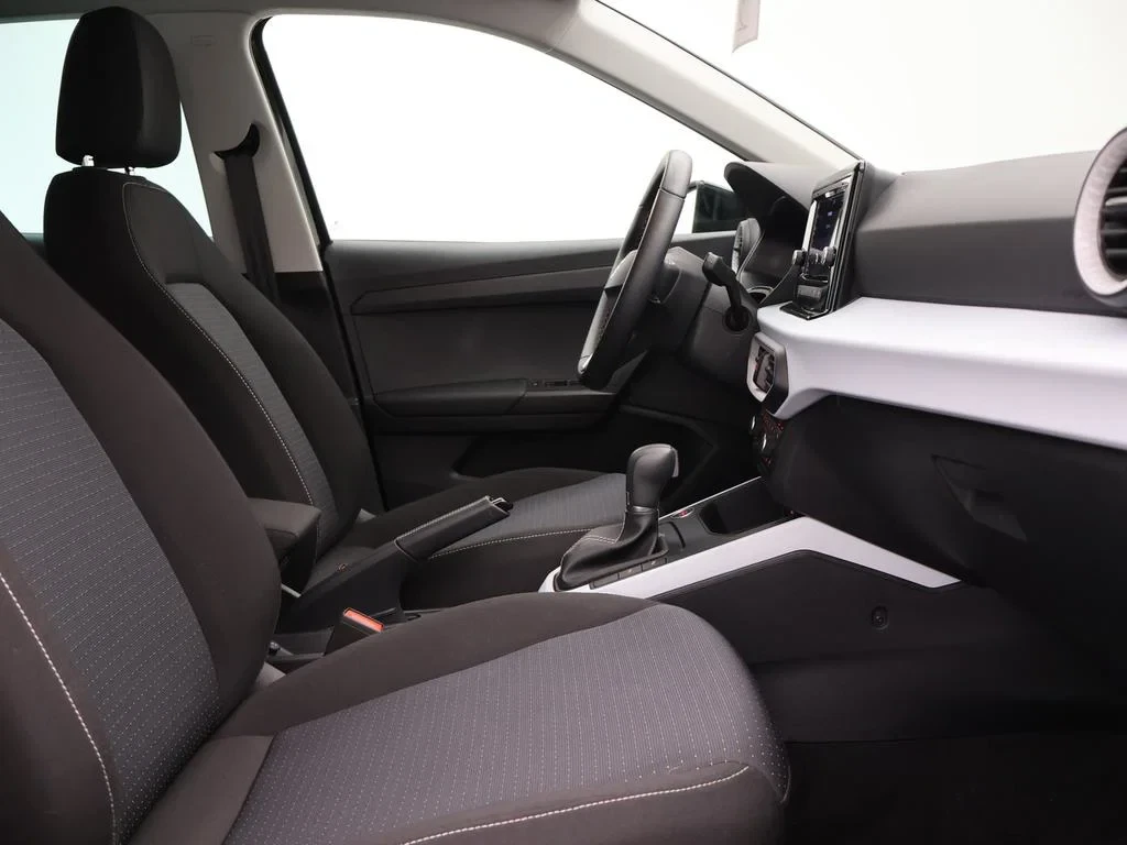 SEAT-Arona-image-9