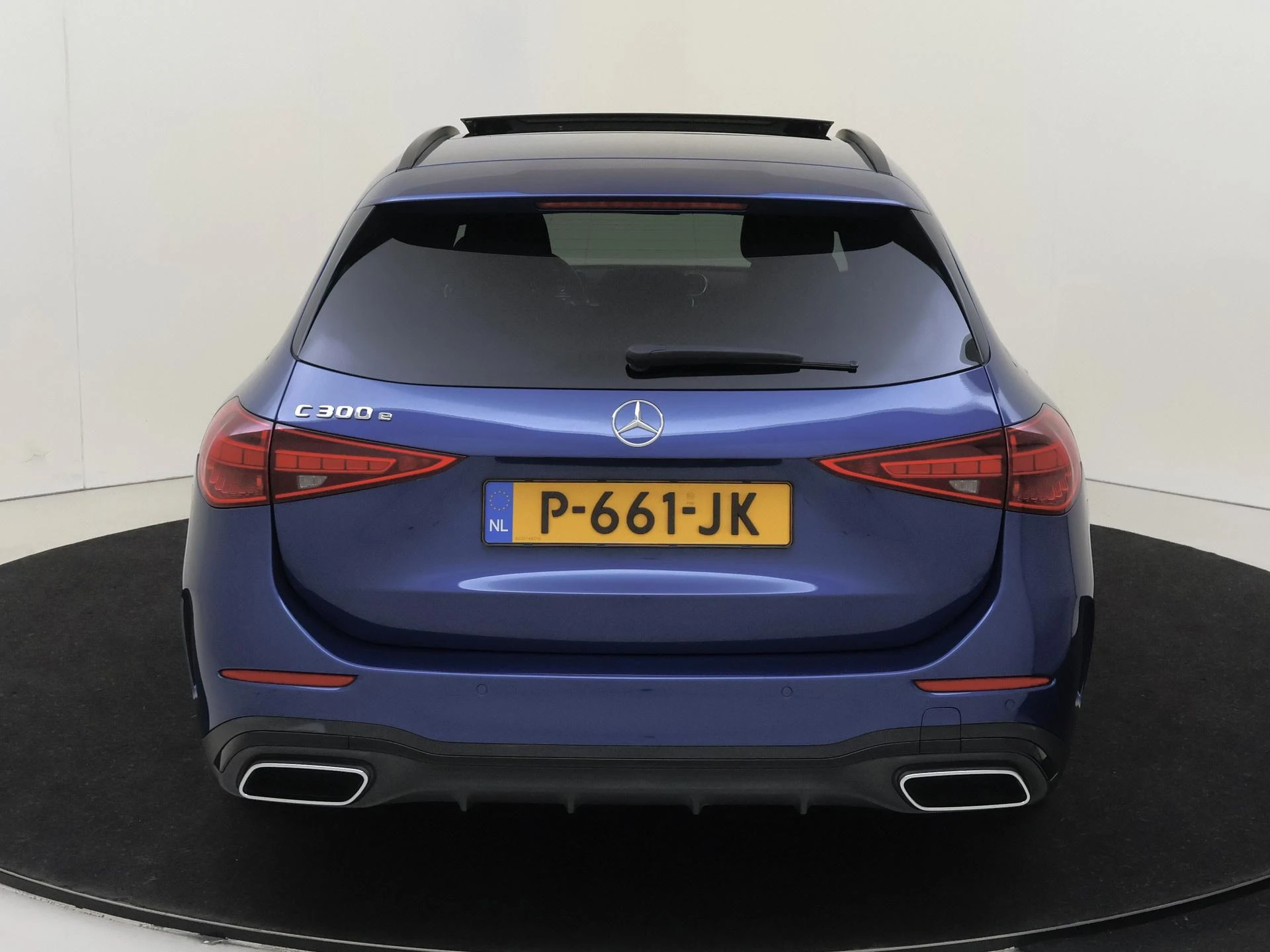 Mercedes-Benz-C-Klasse-image-6