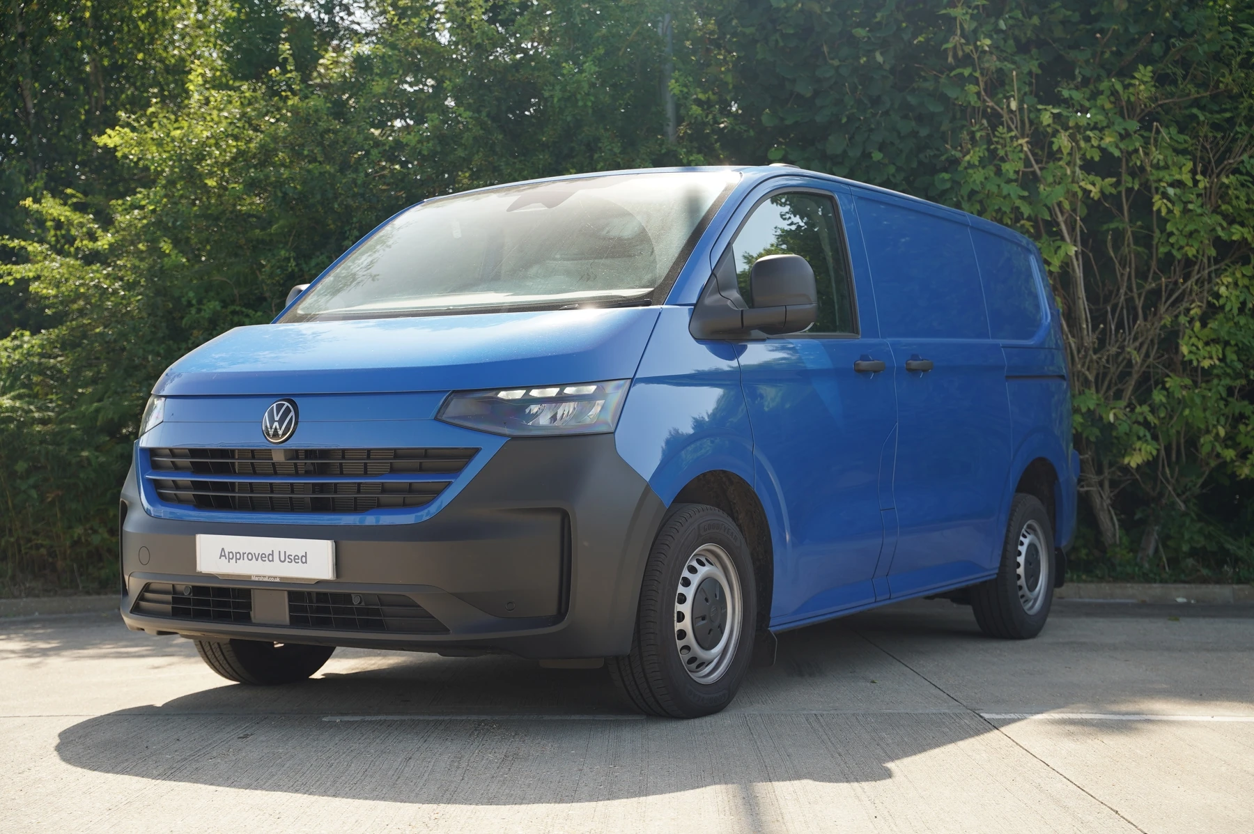 Volkswagen-Transporter-image-37