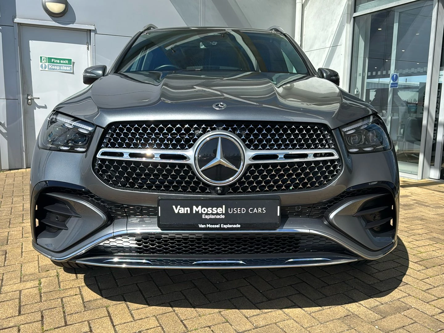 Mercedes-Benz-GLE-image-4