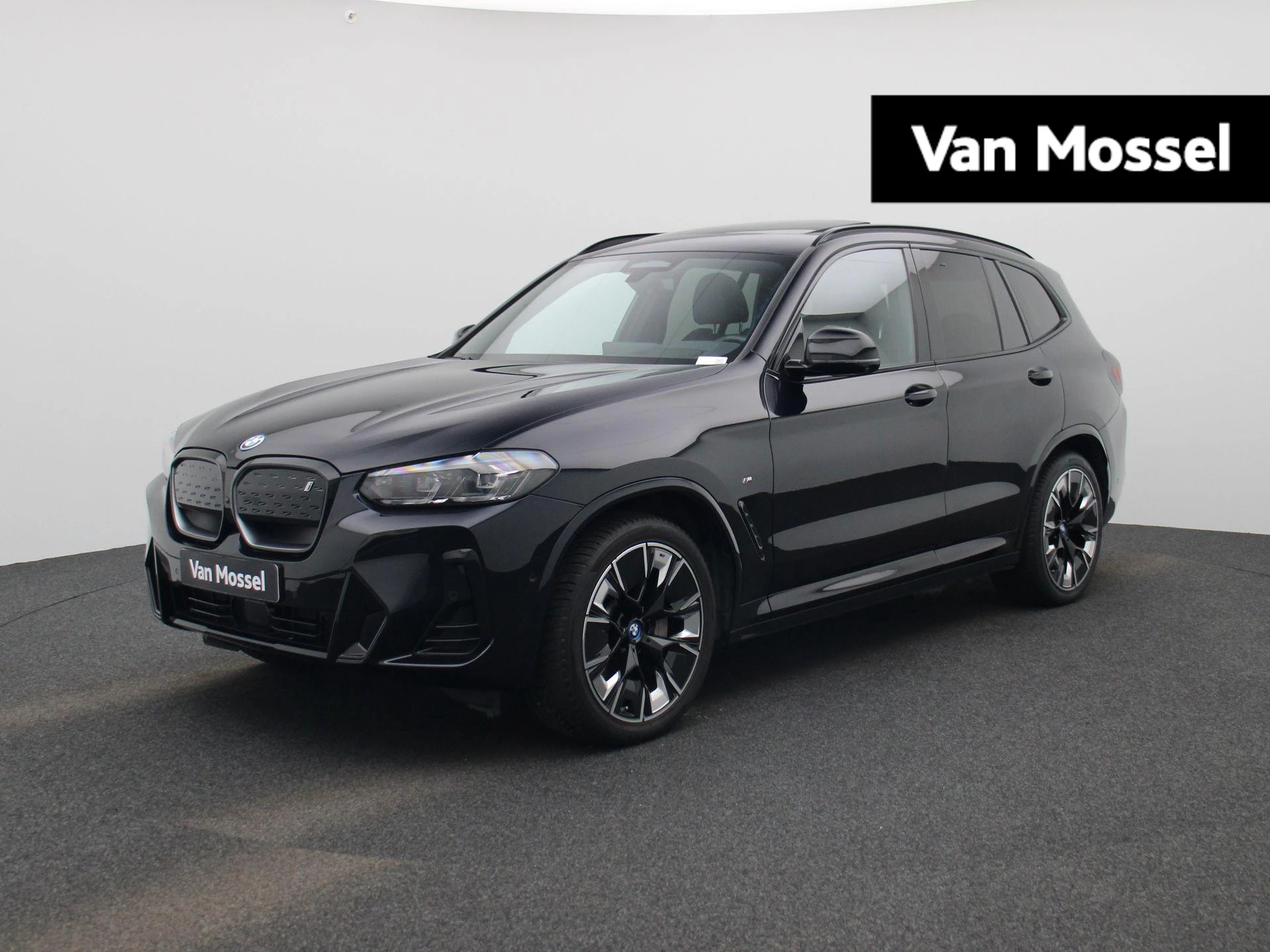 BMW-iX3-image-0