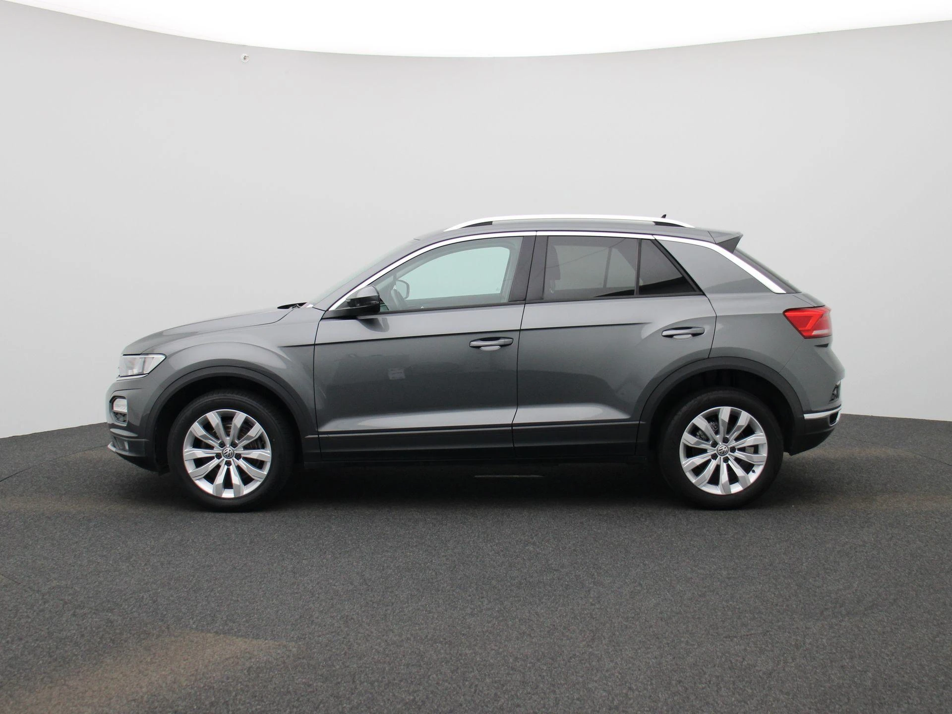 Volkswagen-T-Roc-image-3