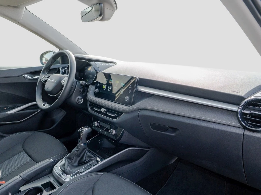 Škoda Fabia 1.0 TSI DSG Tour Rear-View, SmartLink