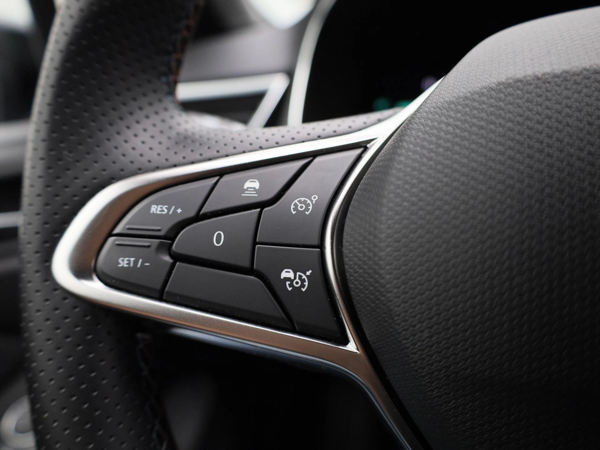 Renault-Clio-image-16