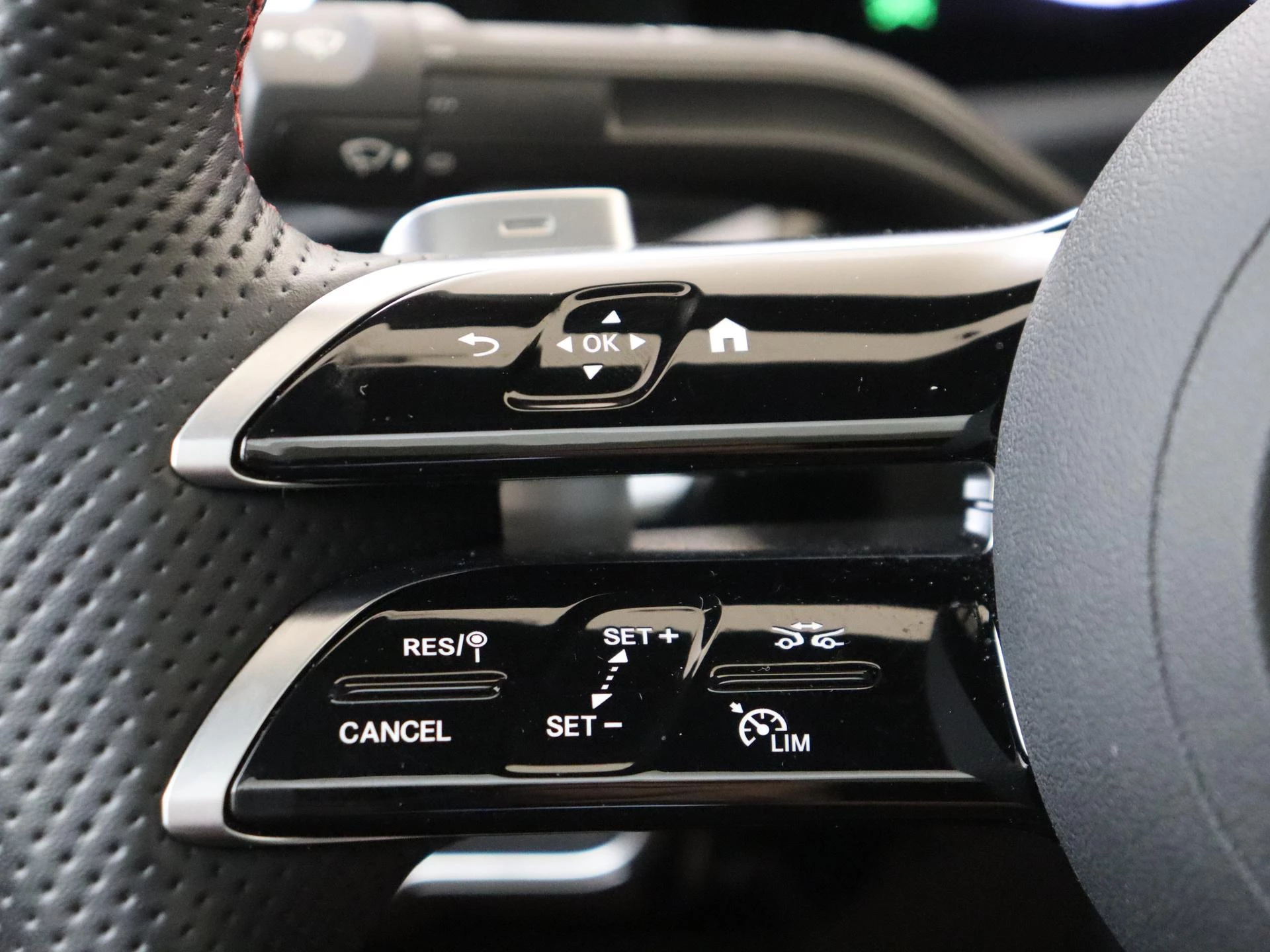 Mercedes-Benz A-Klasse 250 e Business Solution AMG