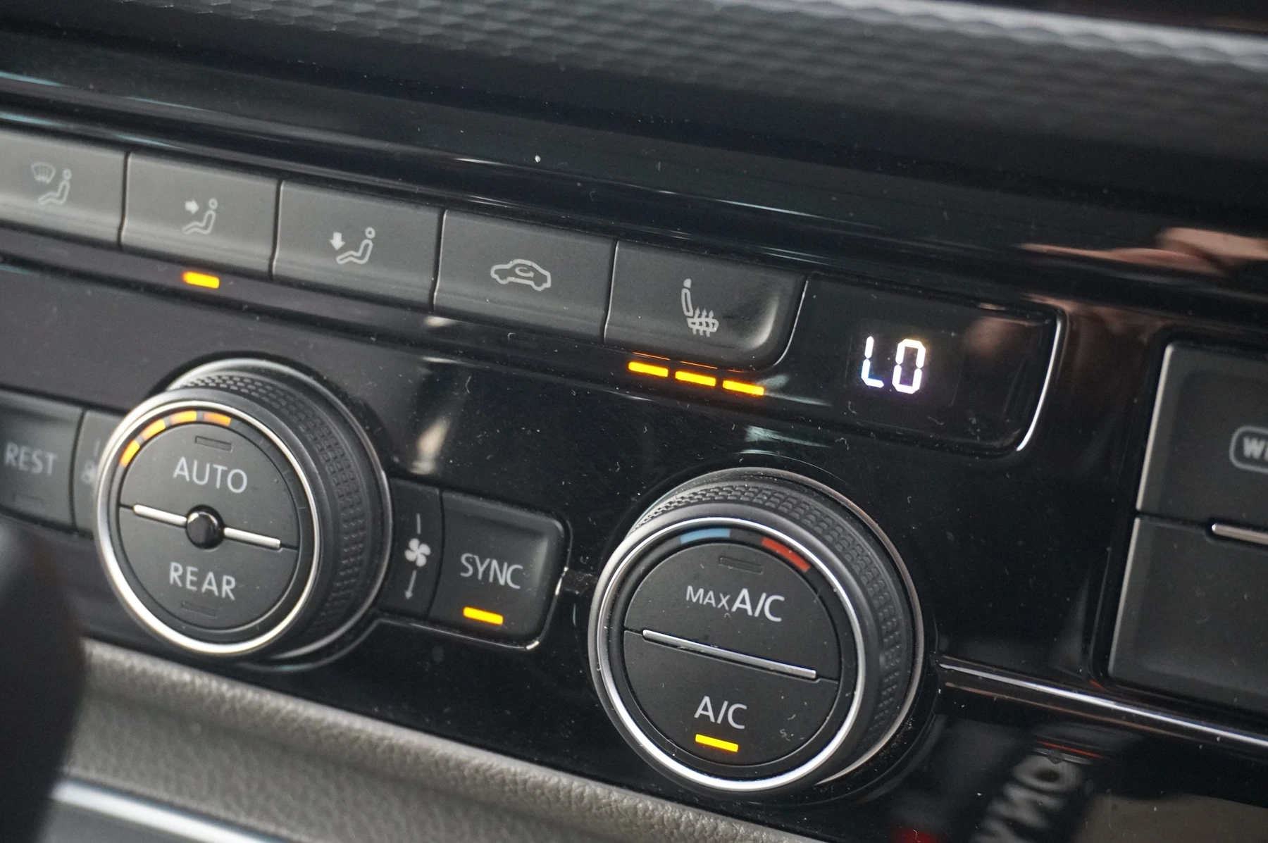 Volkswagen-California-image-20