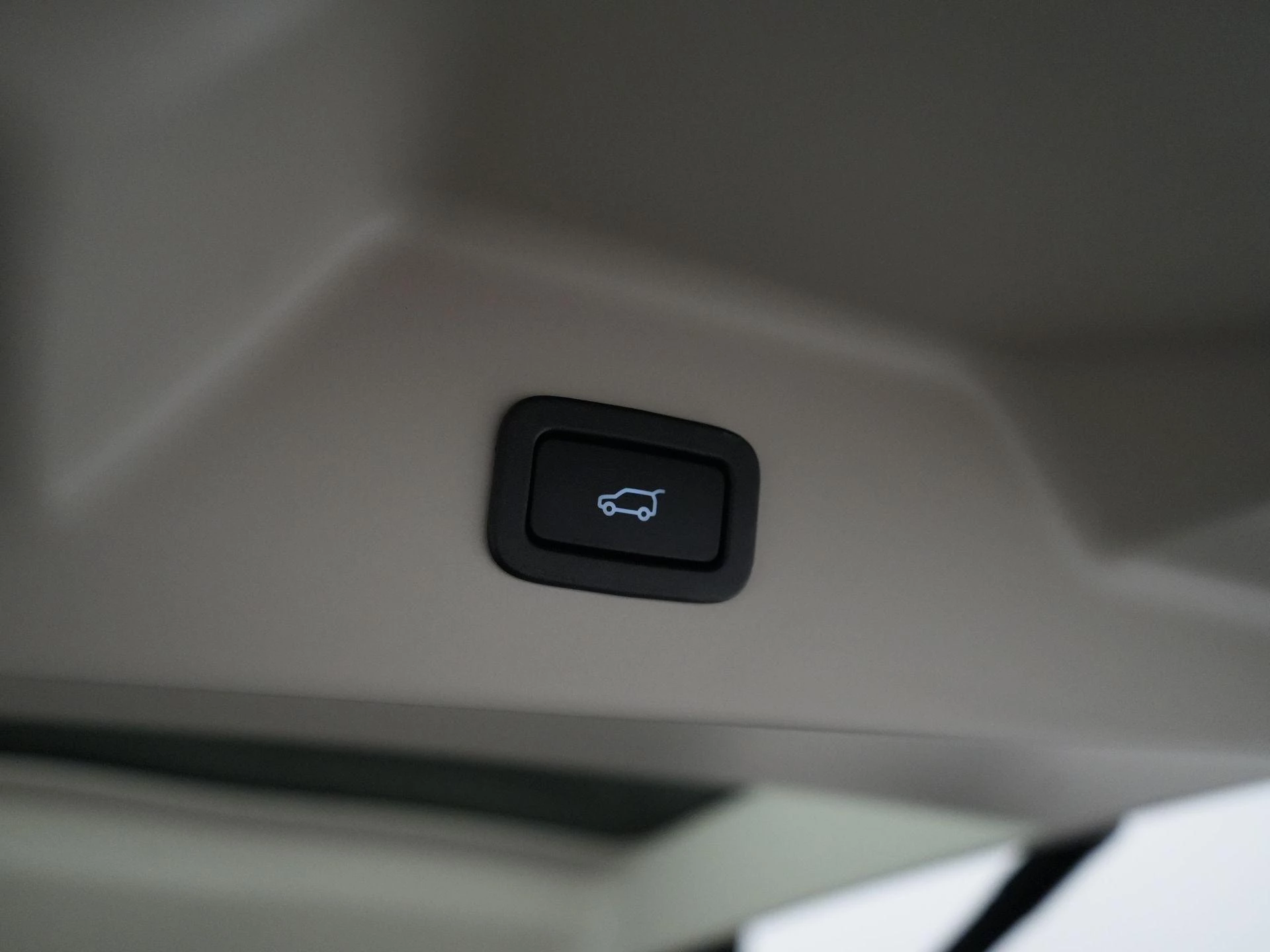 Land Rover-Range Rover-image-48