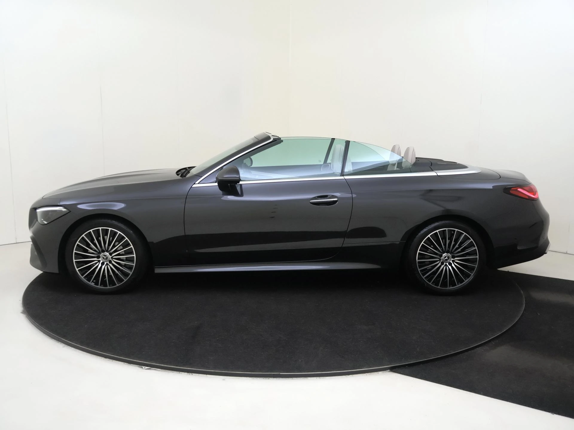 Mercedes-Benz-CLE-image-7