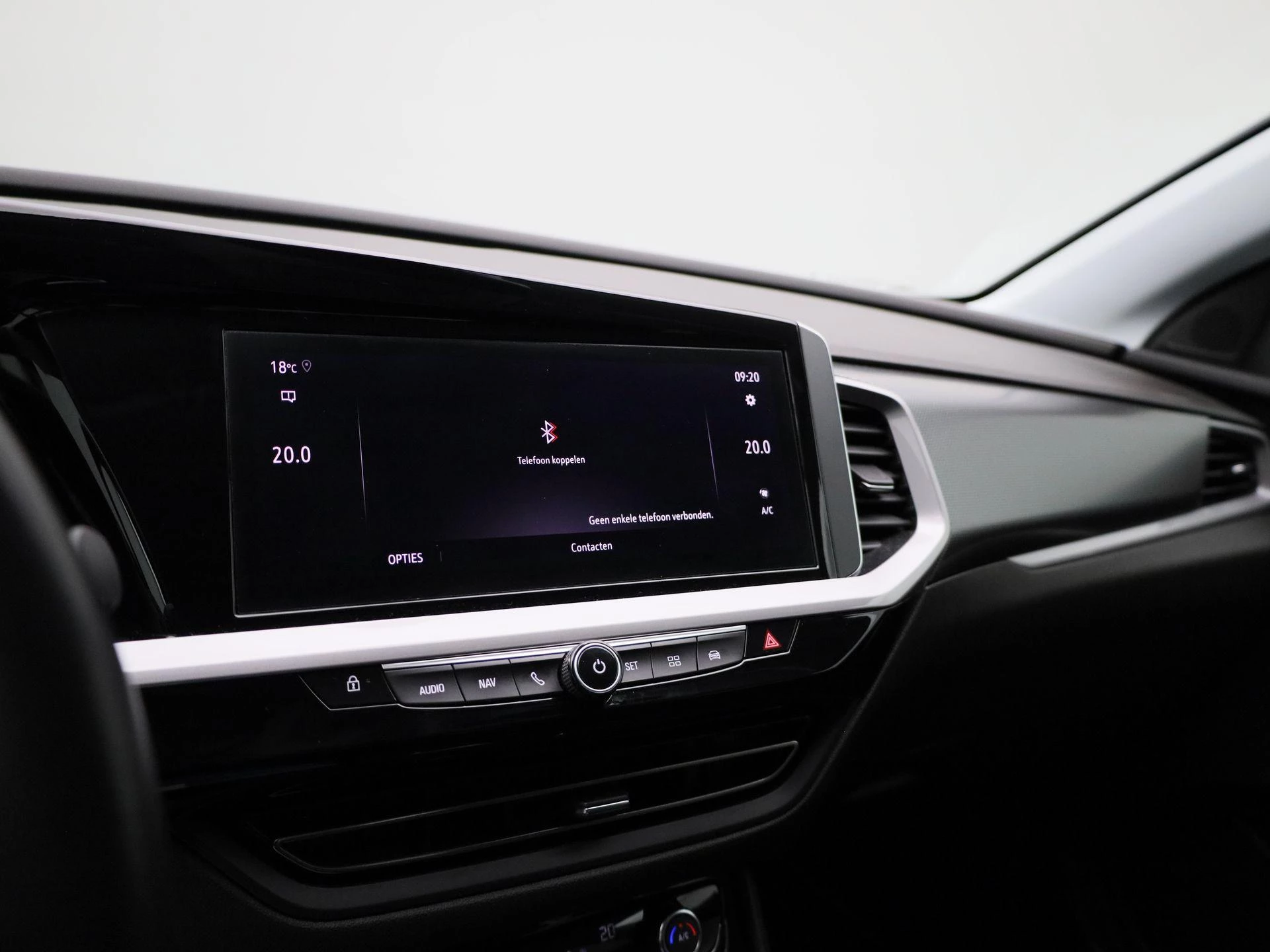 Opel-Grandland-image-16