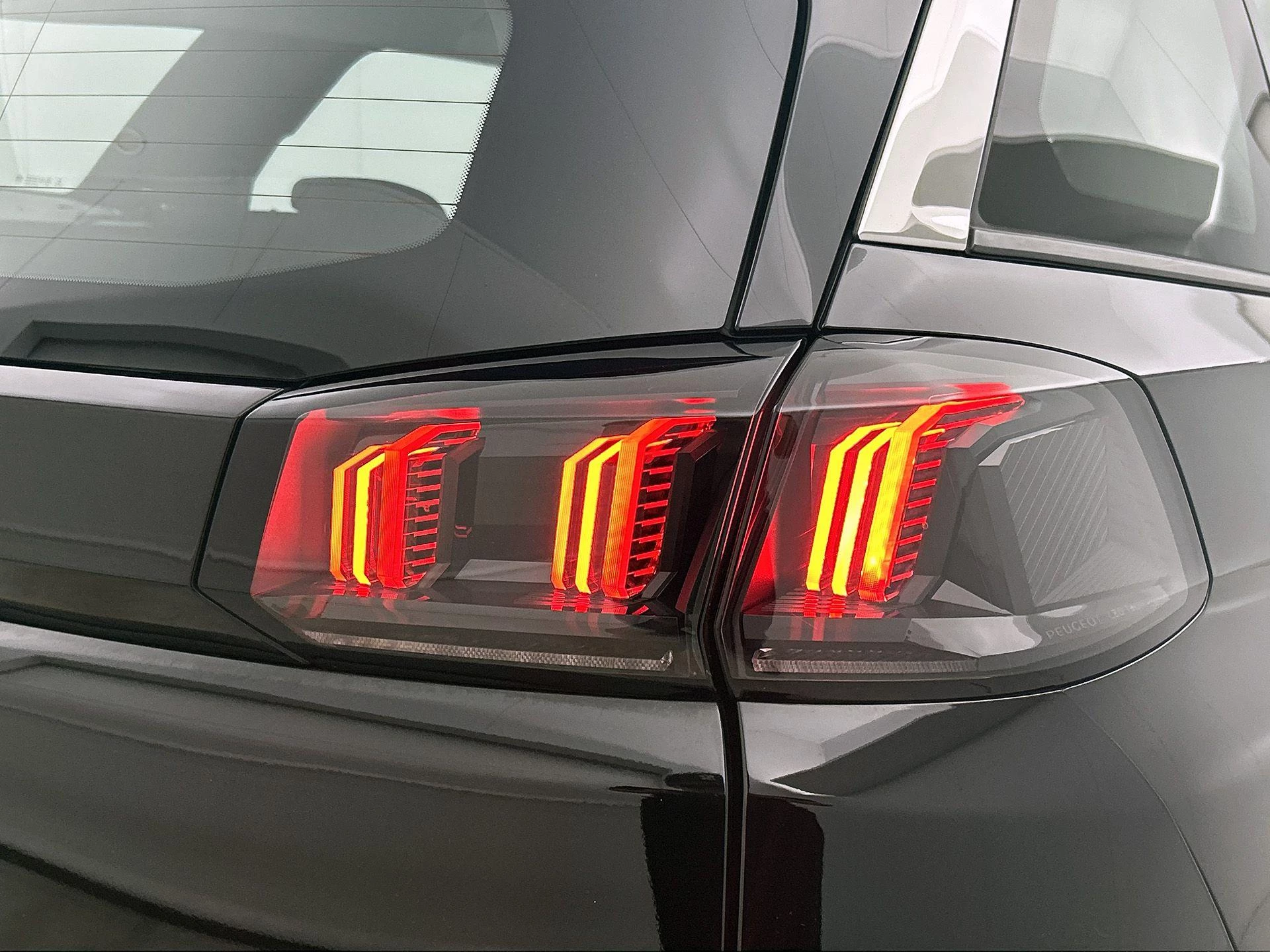 Peugeot-5008-image-25