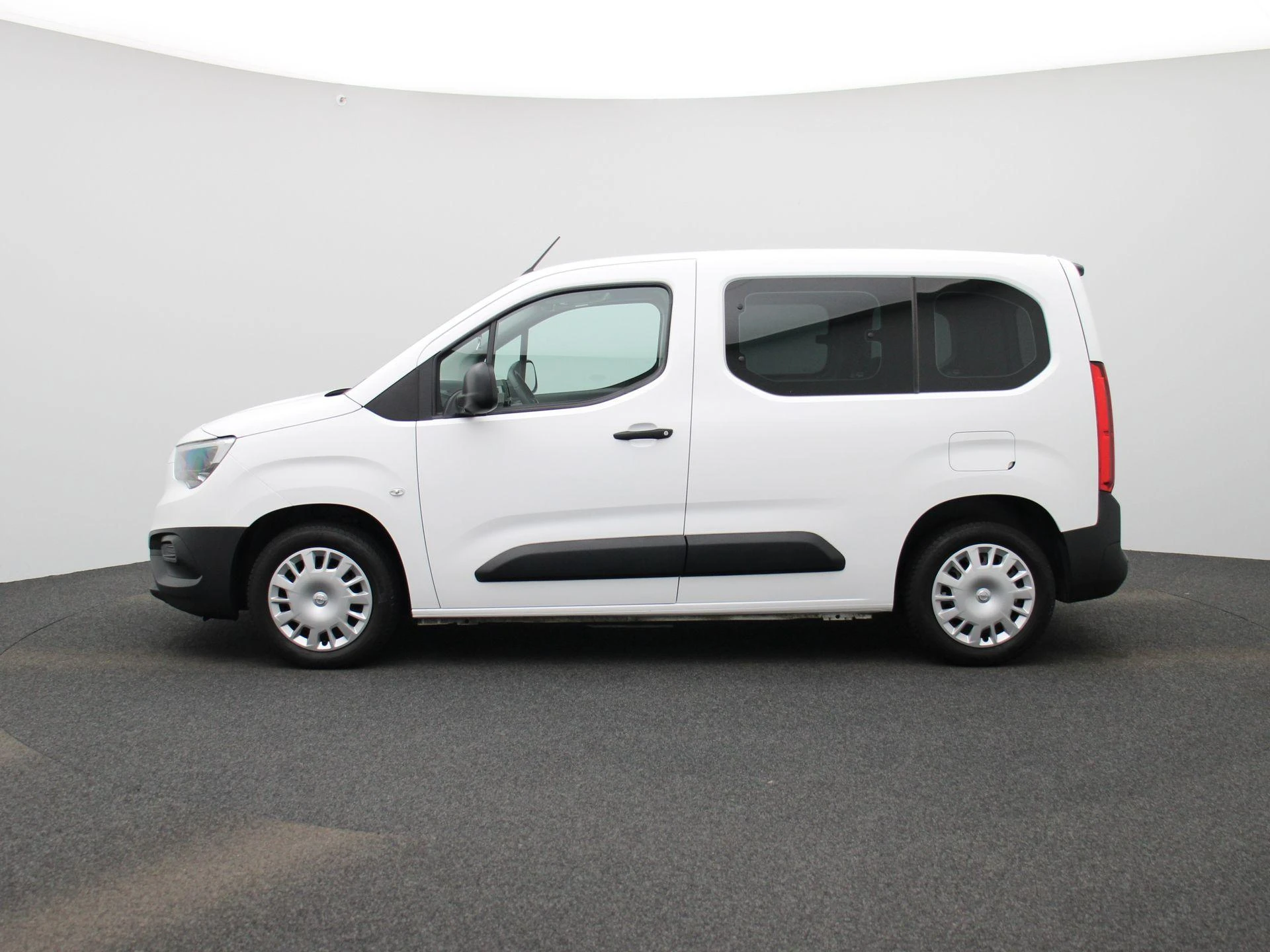 Opel-Combo Life-image-3